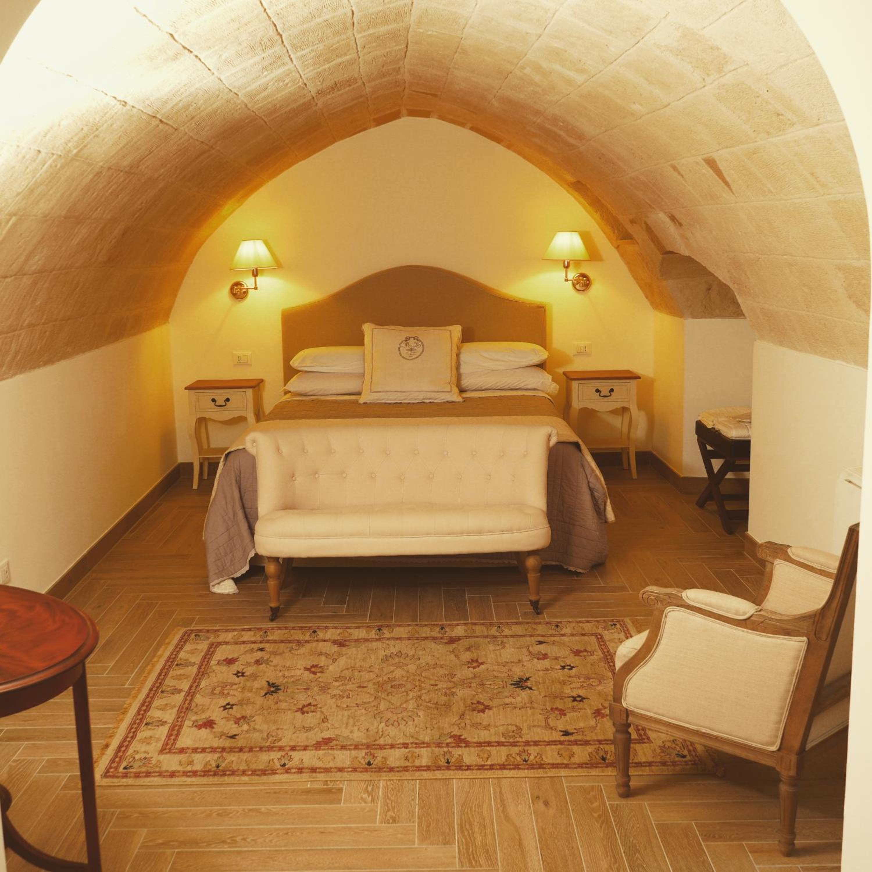 Deluxe Double Room with Side Sea View