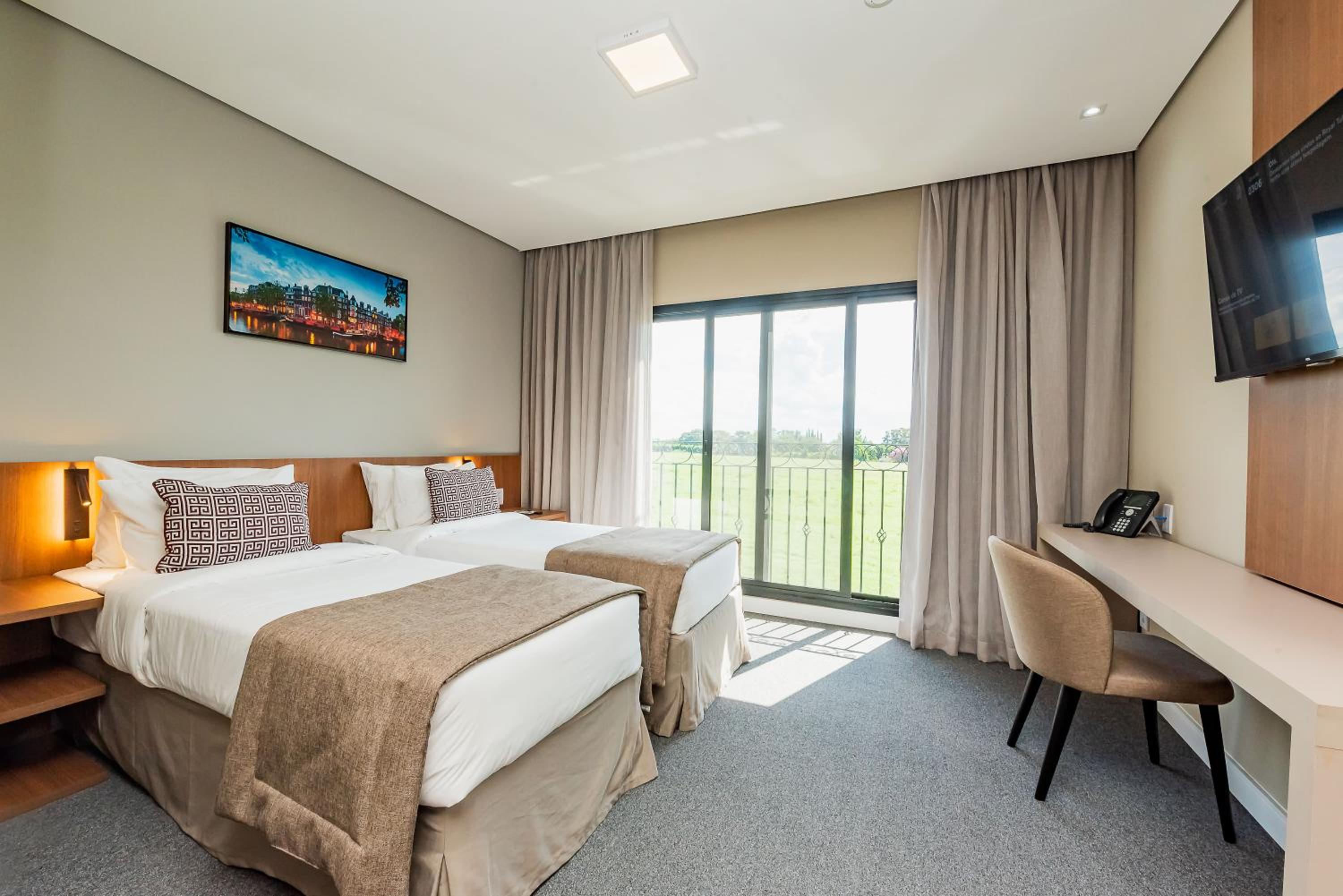 Standard Twin Room - Photo 4