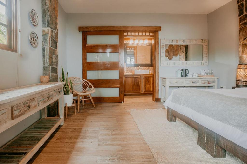 Queen Suite with Sea View