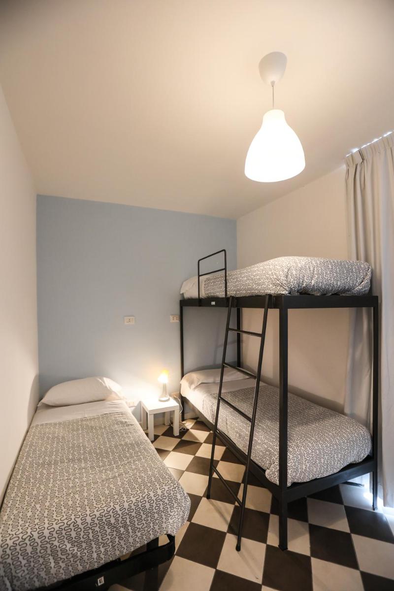 Bed in 5-Bed Mixed Dormitory Room photo 3