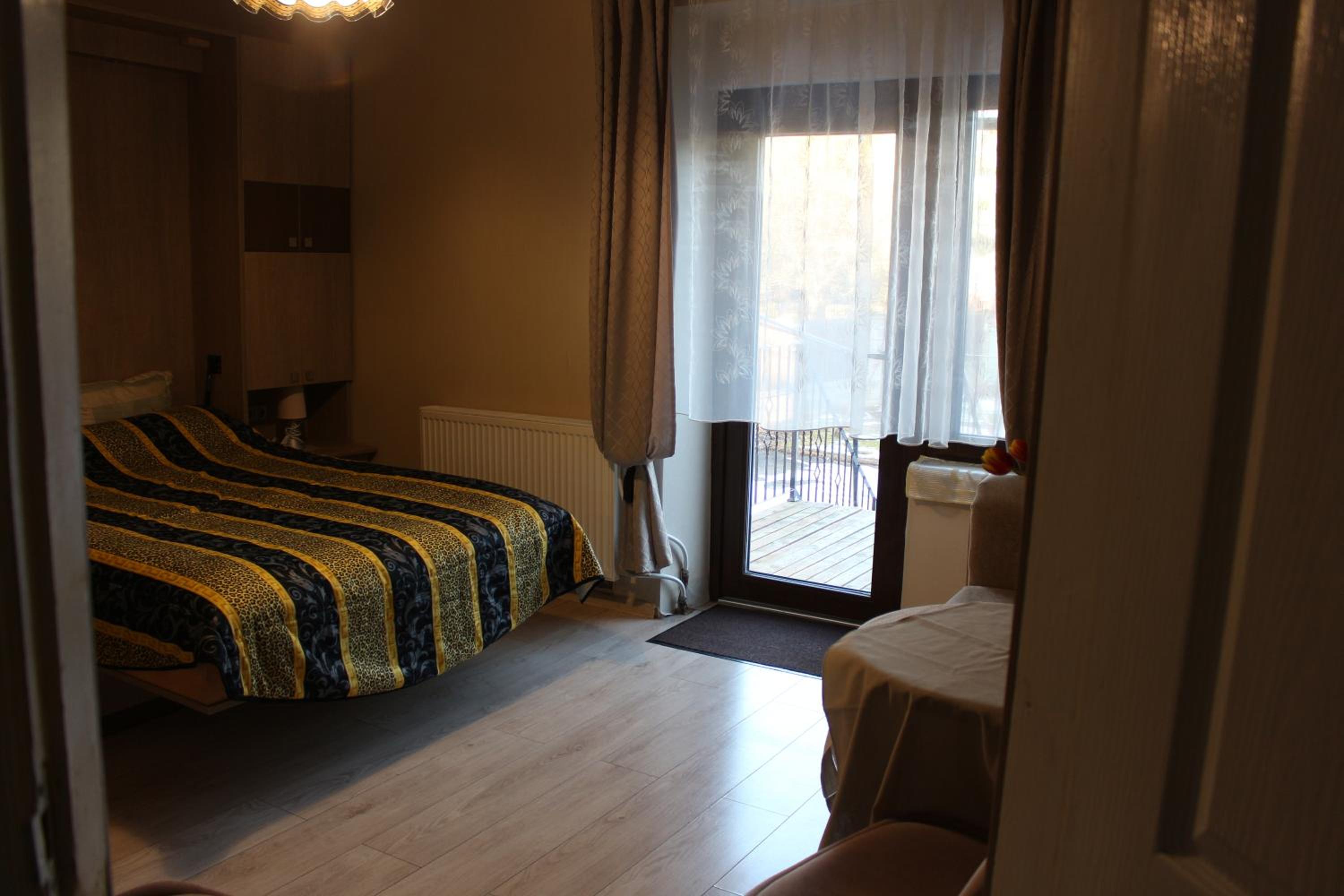 Double or Twin Room with Shower photo 2