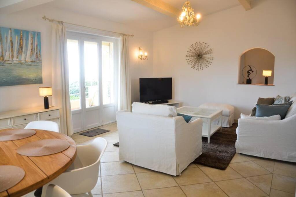 Villa photo 3