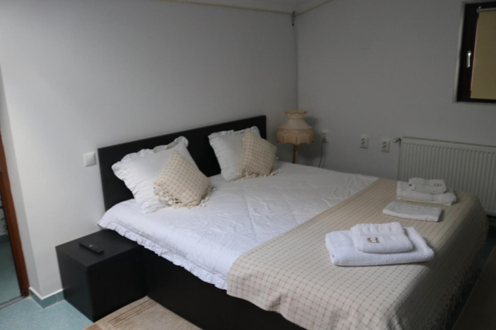 Three-Bedroom Apartment photo 3