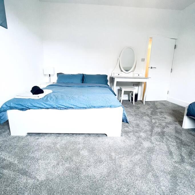 Two-Bedroom House photo 2