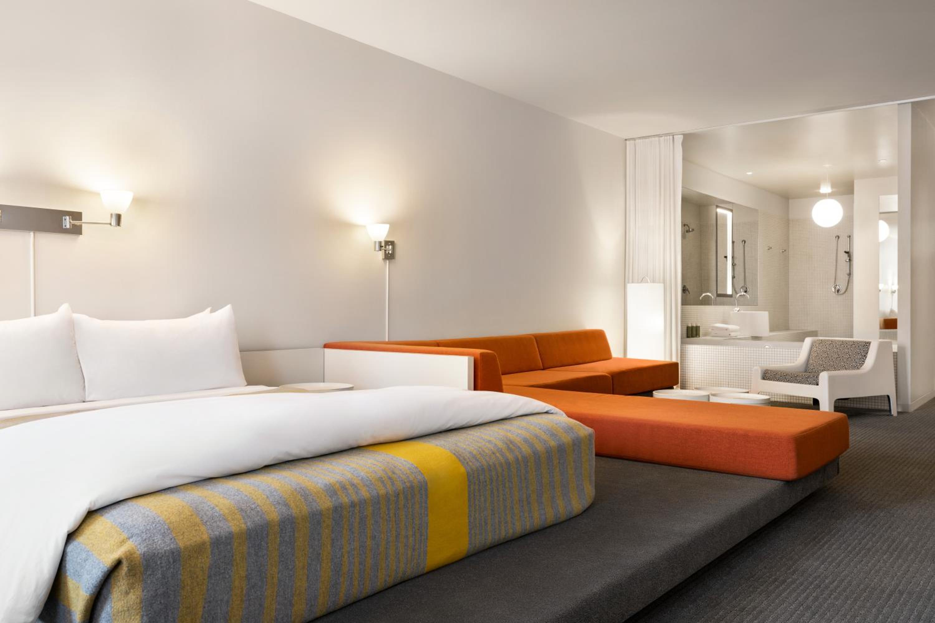 Delphi King Suite photo 3