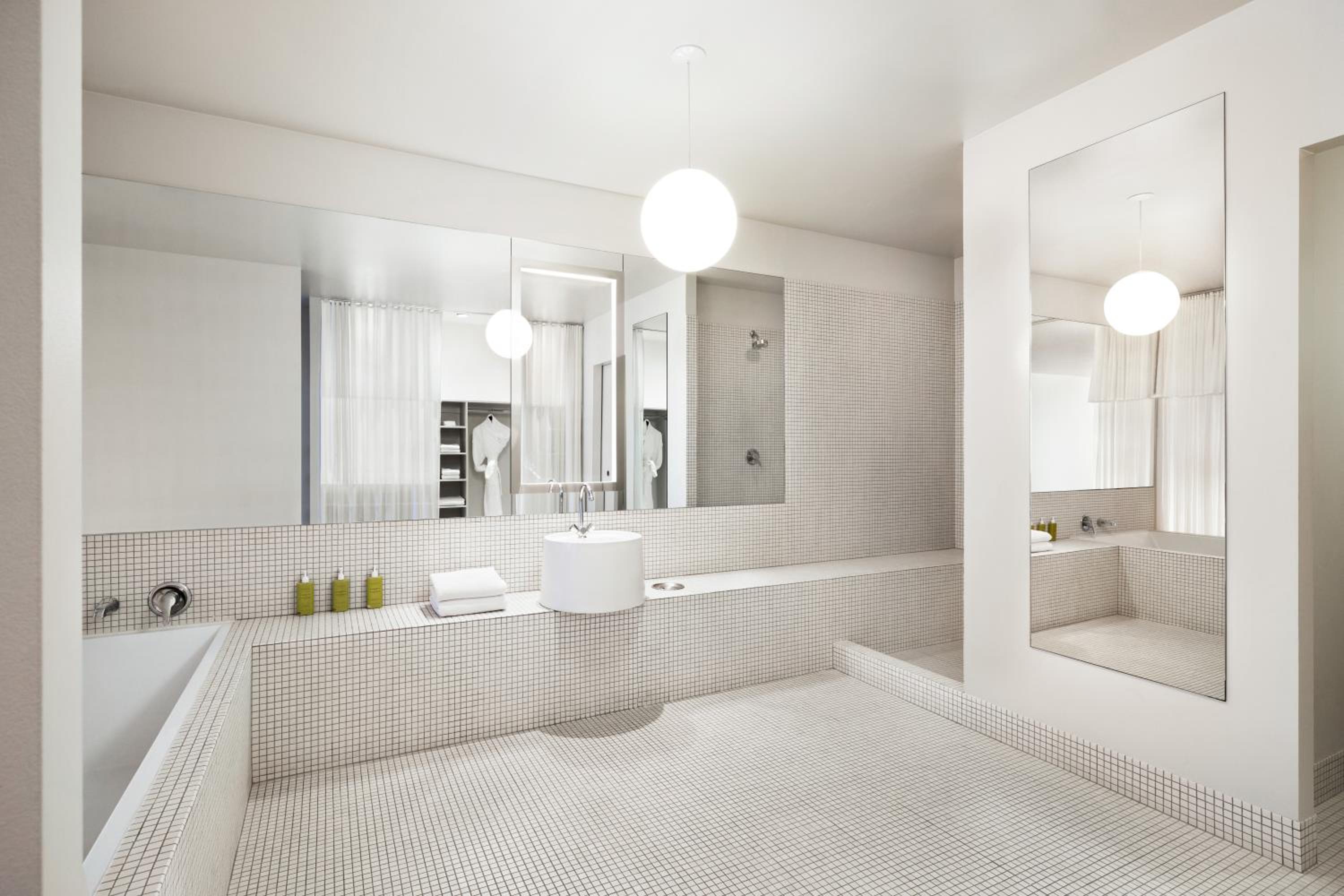 Delphi King Suite photo 2