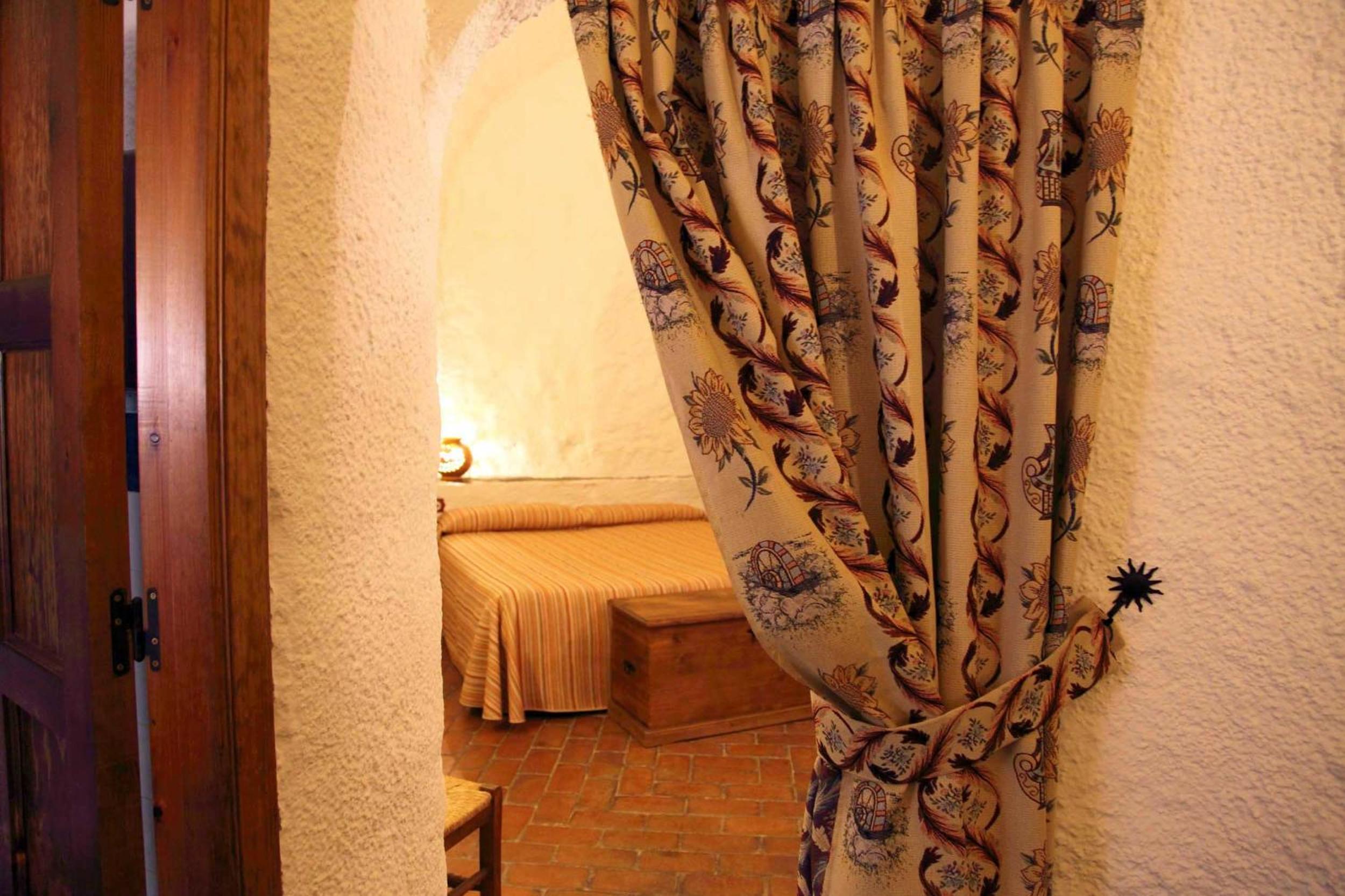 Cave (2 Adults) photo 2
