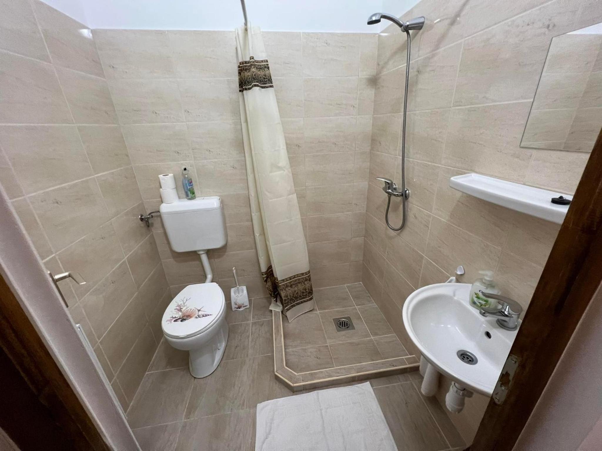 Triple Room with View - Photo 6