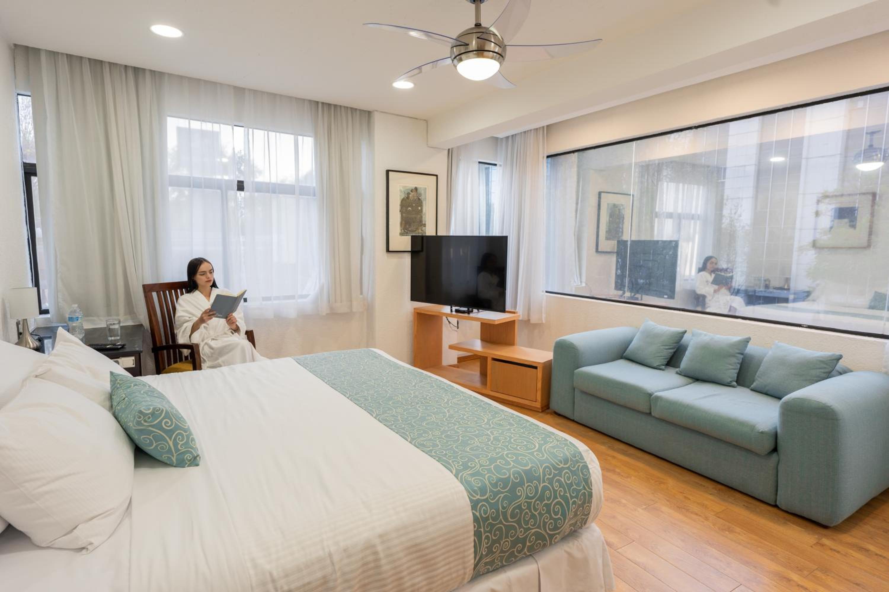 Junior Suite - Photo 13