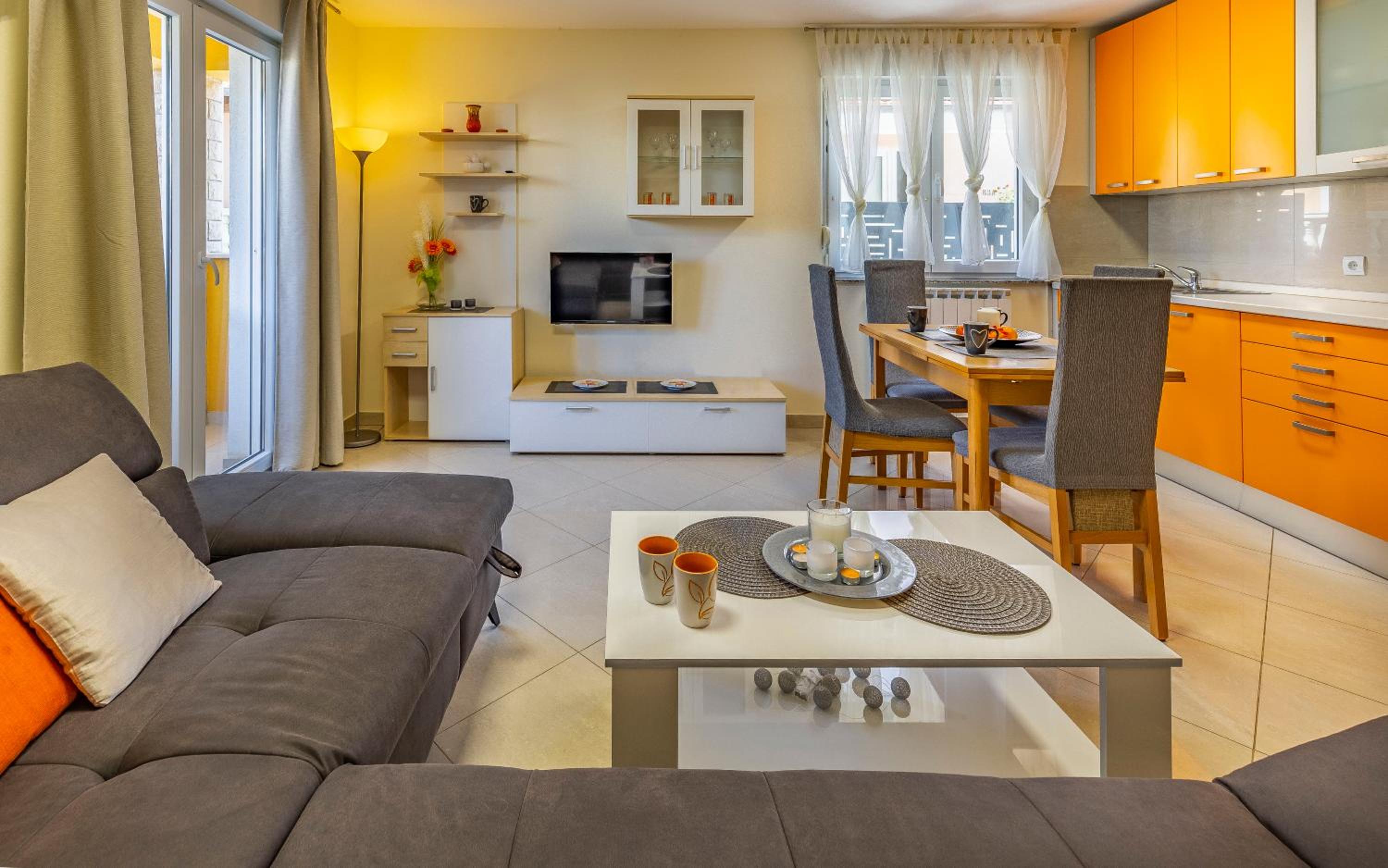 Apartment - Ground Floor photo 2
