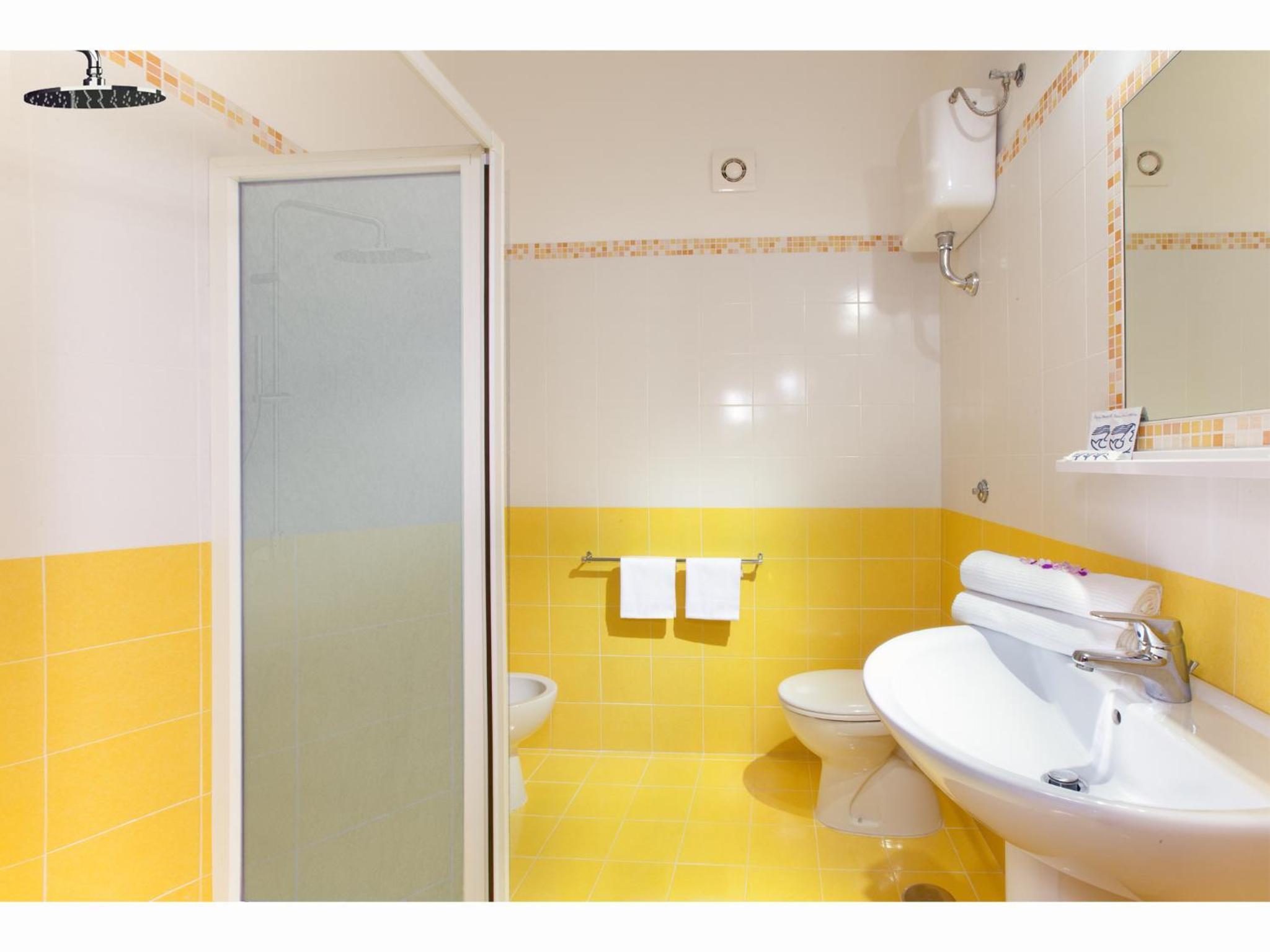 Double Room with Balcony and Garden View photo 2