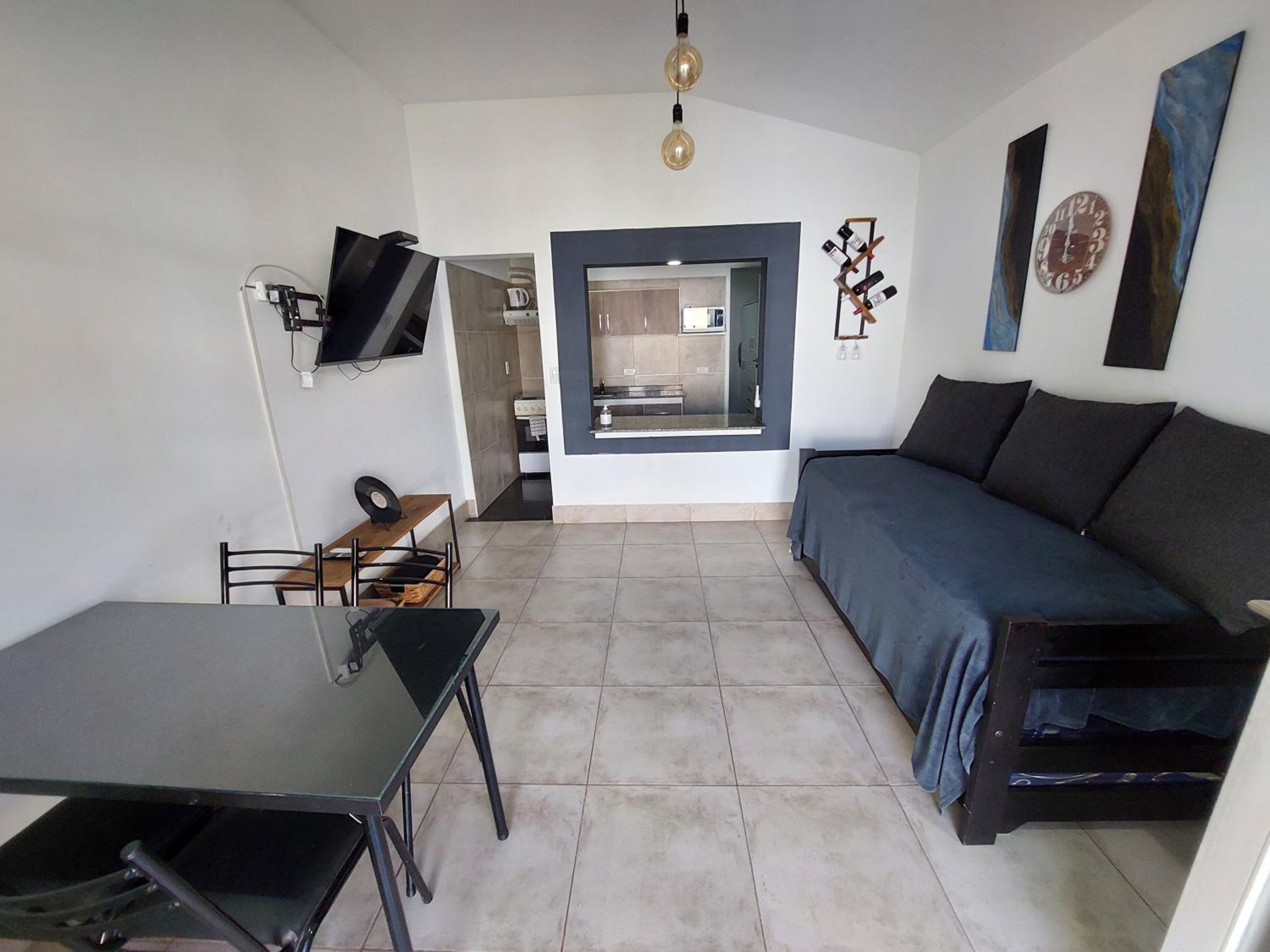 One-Bedroom Apartment photo 1