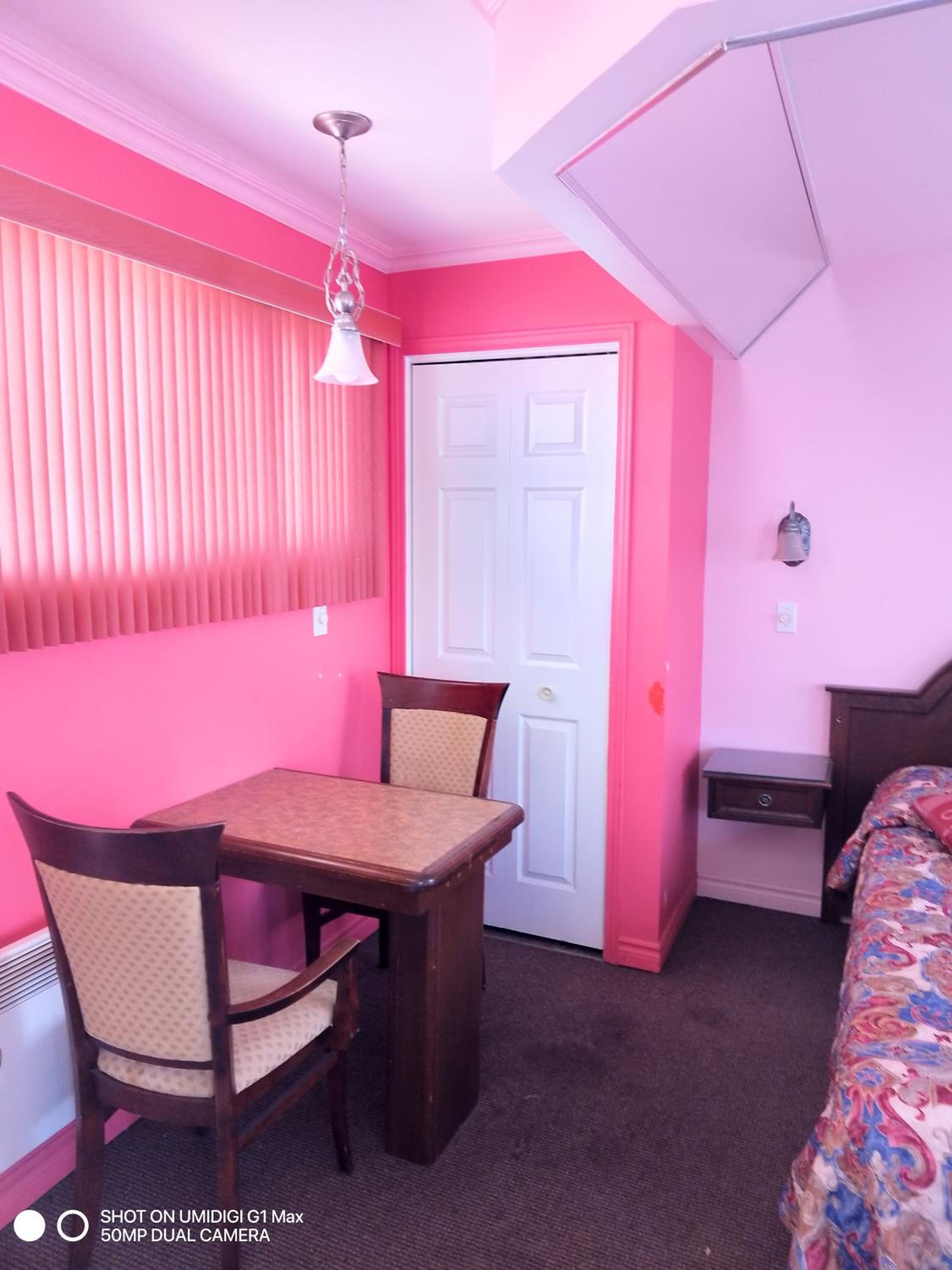 Queen Room photo 1