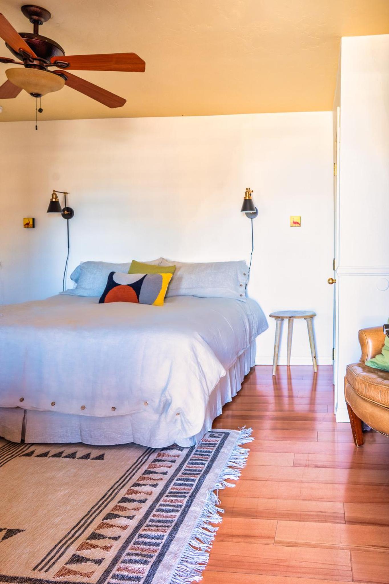 Deluxe King Room photo 1