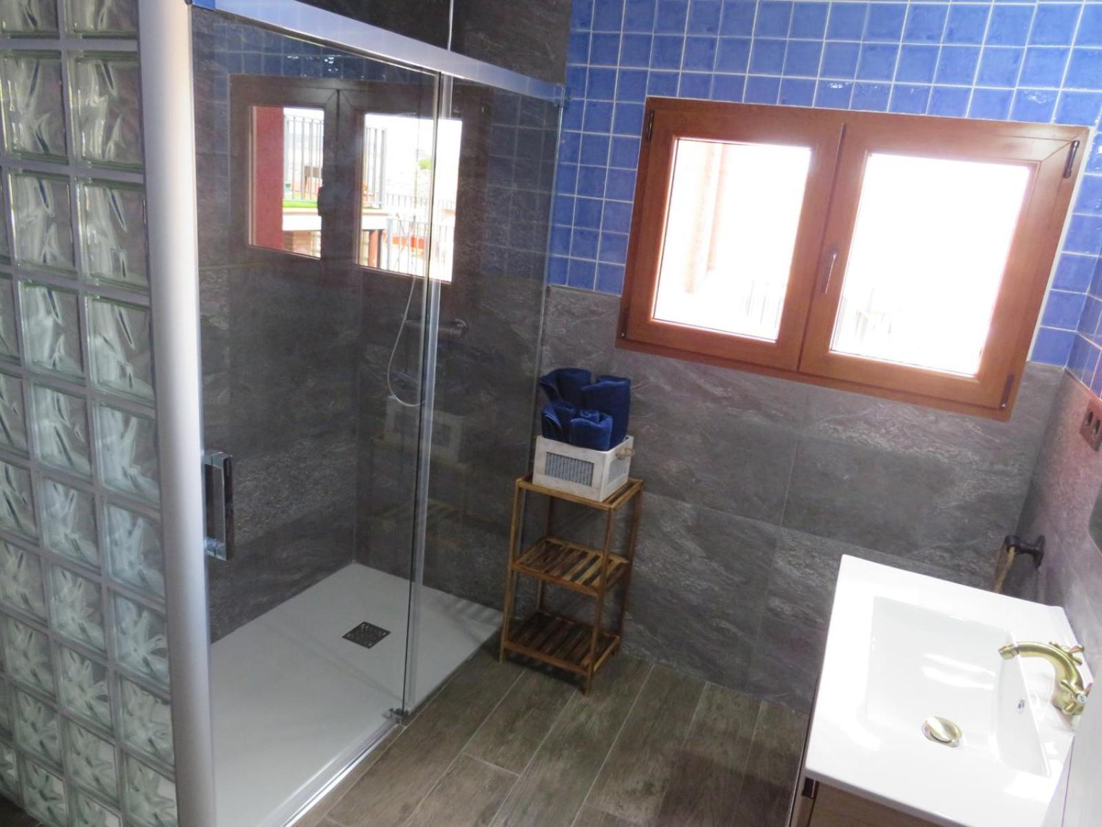 Triple Room with Private Bathroom photo 2