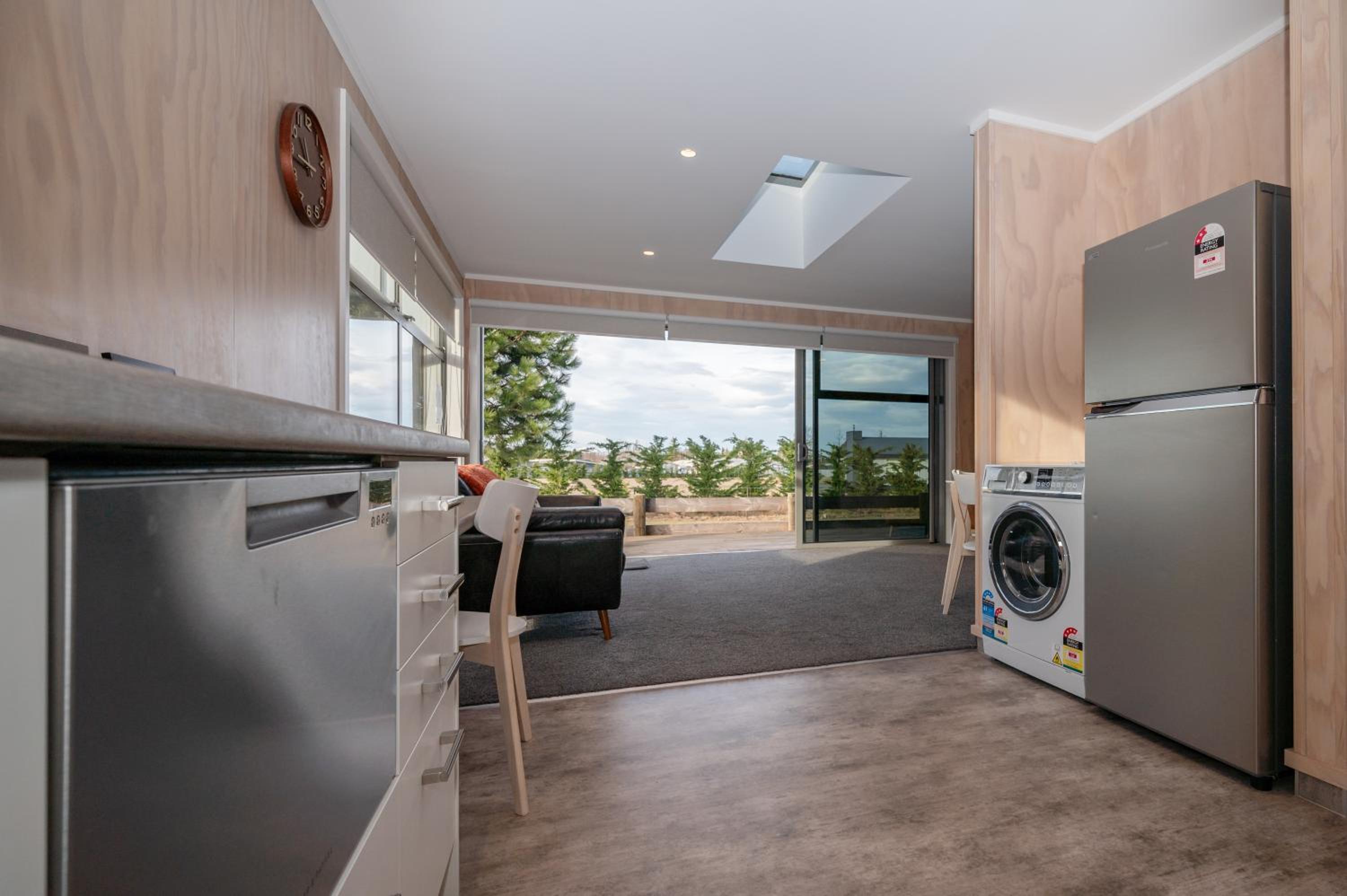 Two-Bedroom House - Photo 3