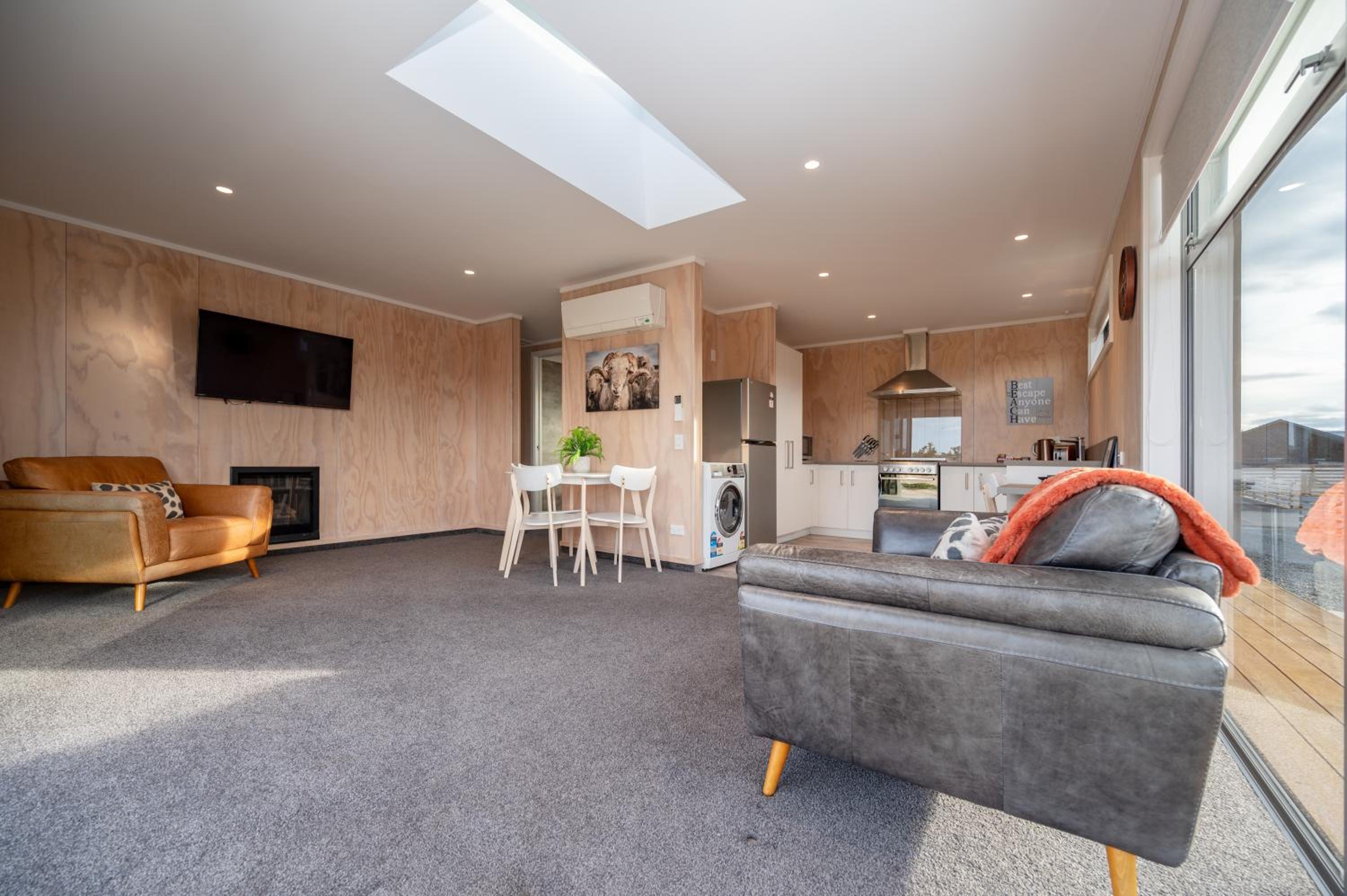 Two-Bedroom House - Photo 1