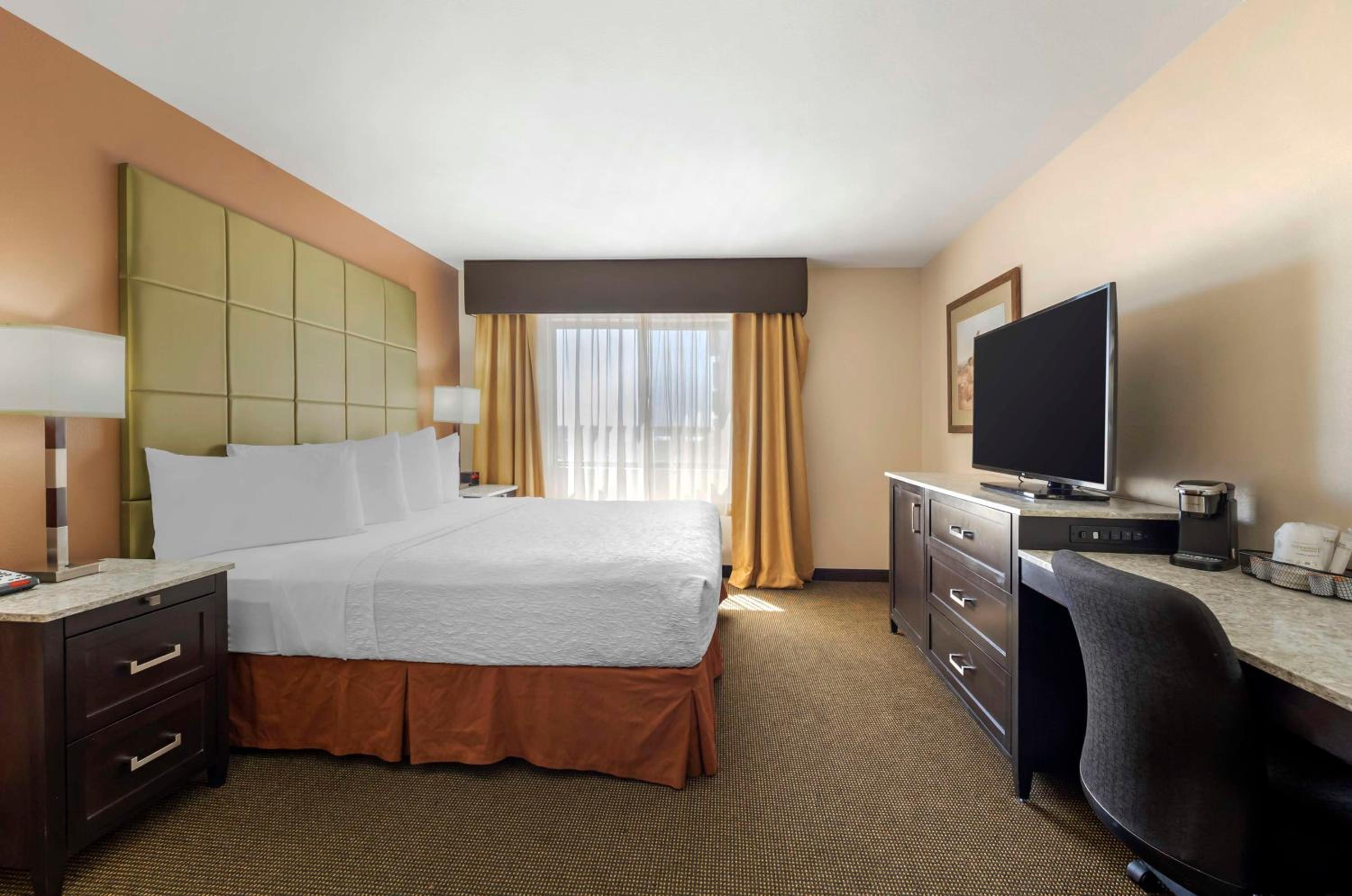 Executive King Room with Spa Bath