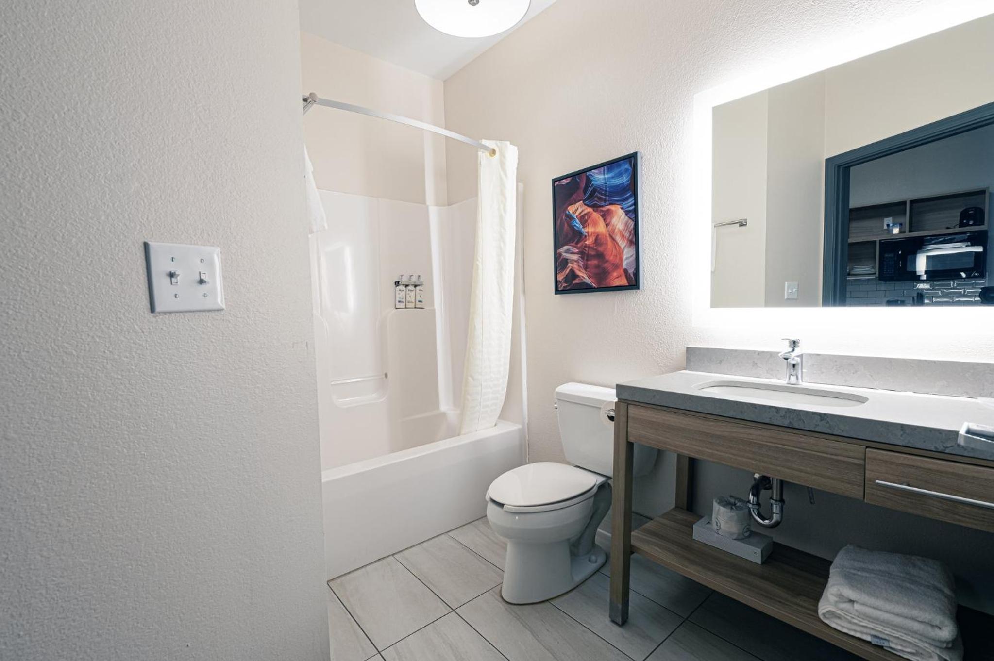 Standard Suite - Photo 5