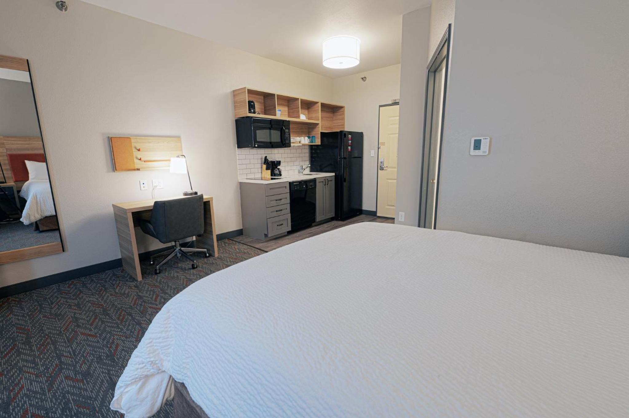 Standard Suite - Photo 2