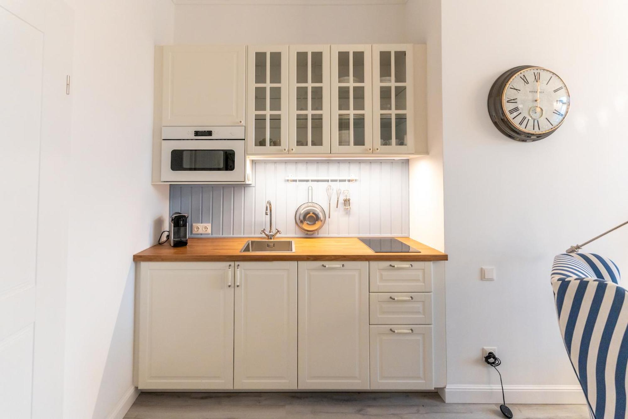 Studio Apartment photo 2