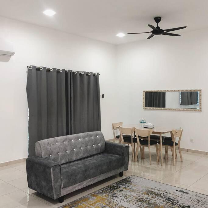Three-Bedroom House photo 1