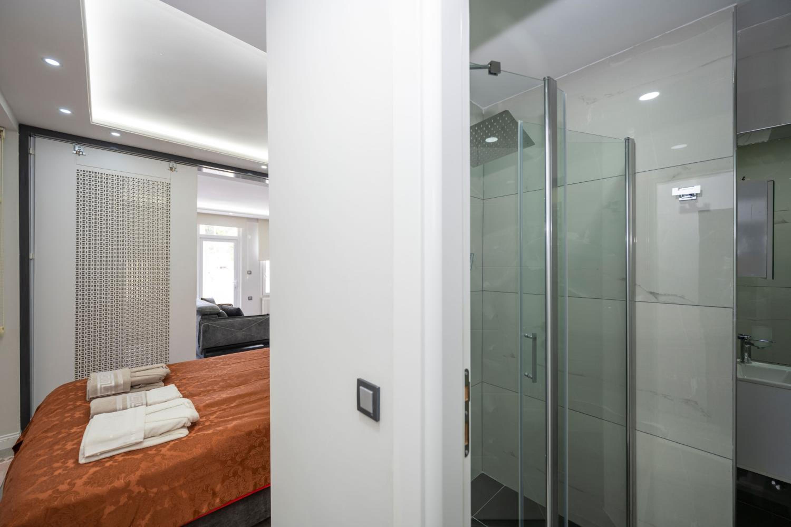 Deluxe Suite With Sea View photo 2