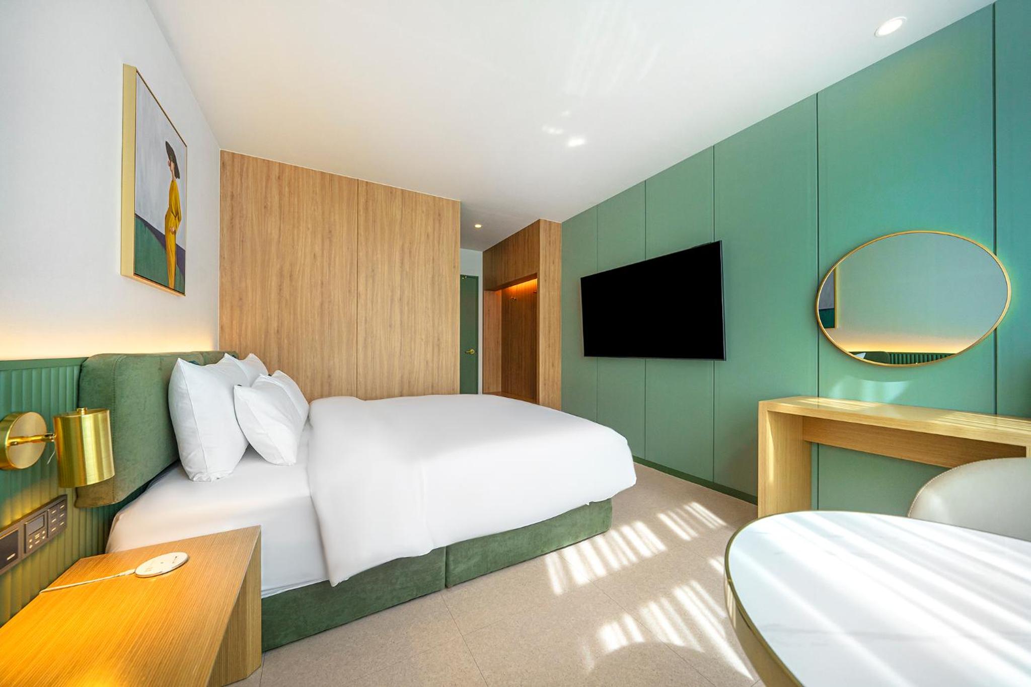 Deluxe Double Room - Photo 8
