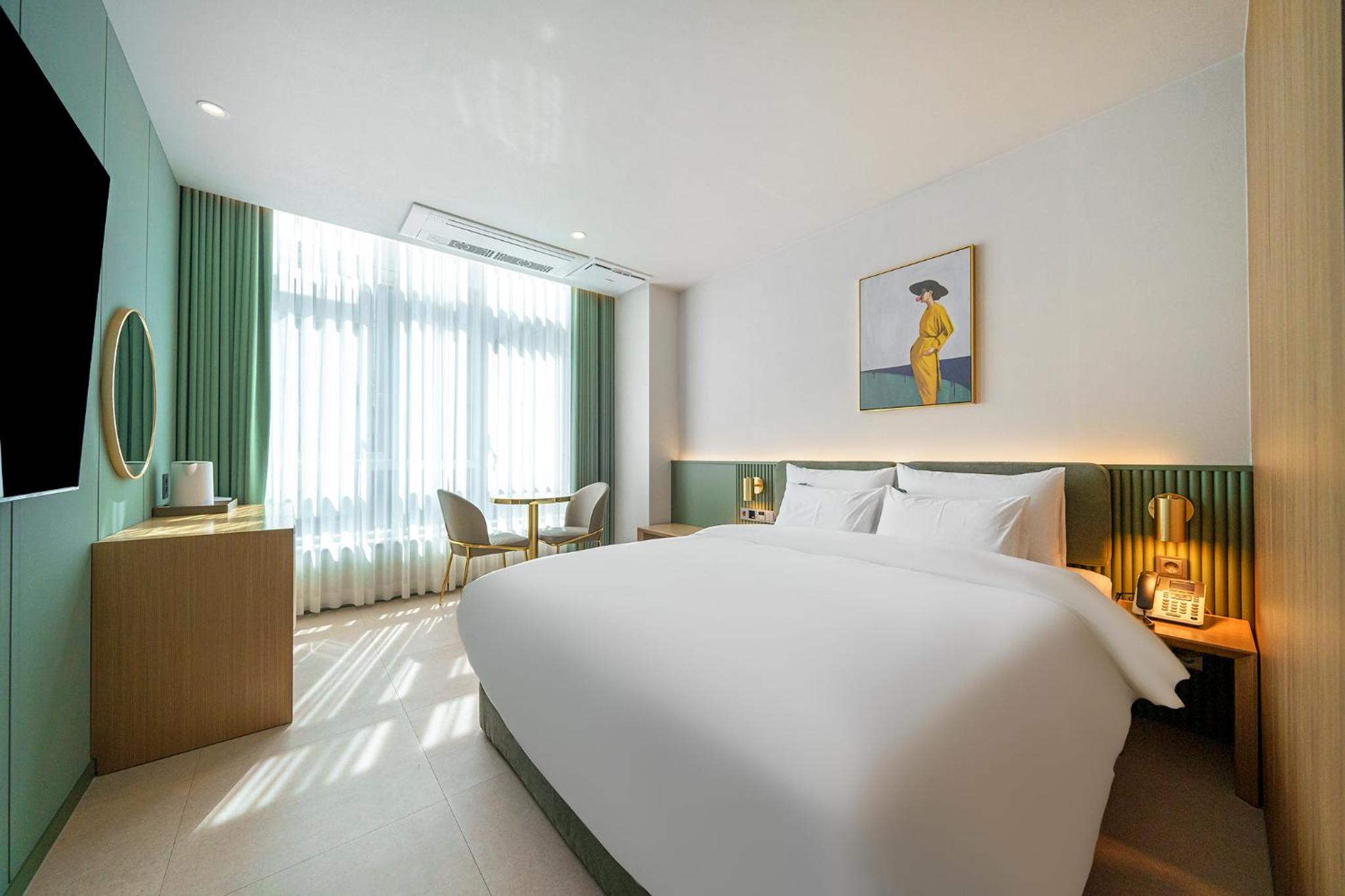 Deluxe Double Room - Photo 16