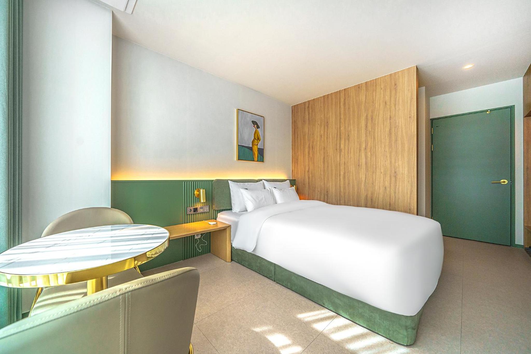 Deluxe Double Room - Photo 14