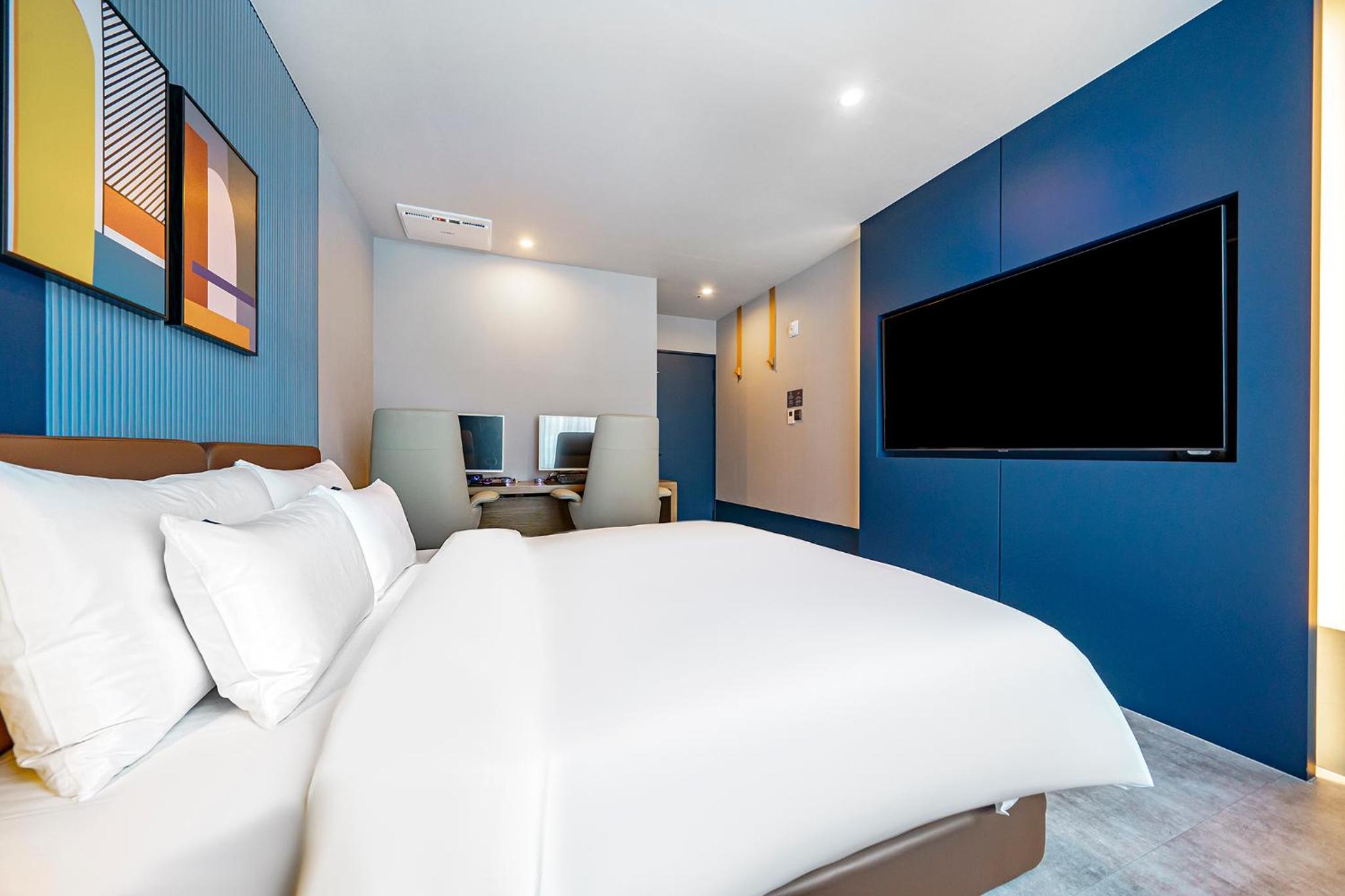 Deluxe Queen Room photo 2