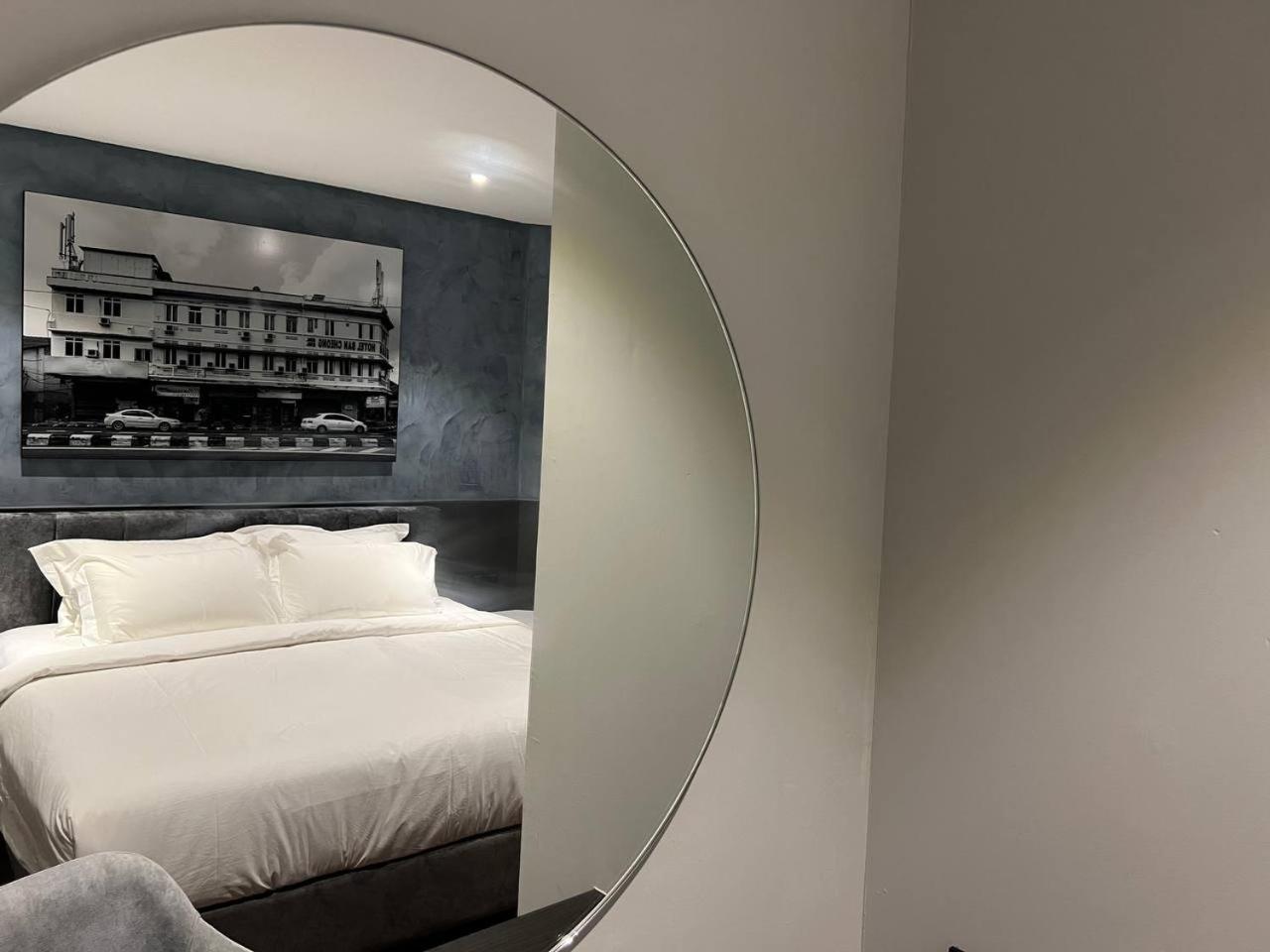 Deluxe King Room No Window  photo 3