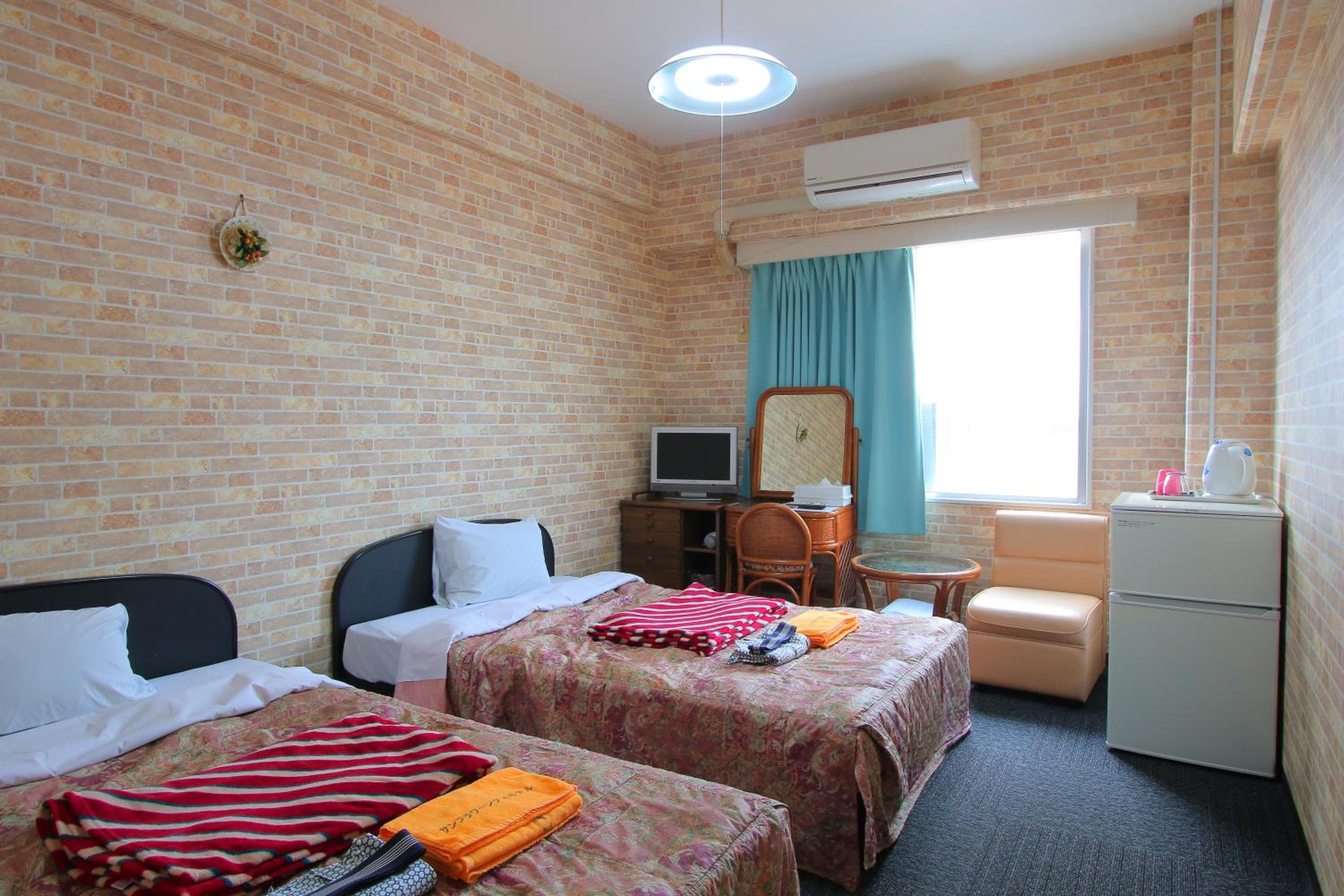 Twin Room with View - Photo 1