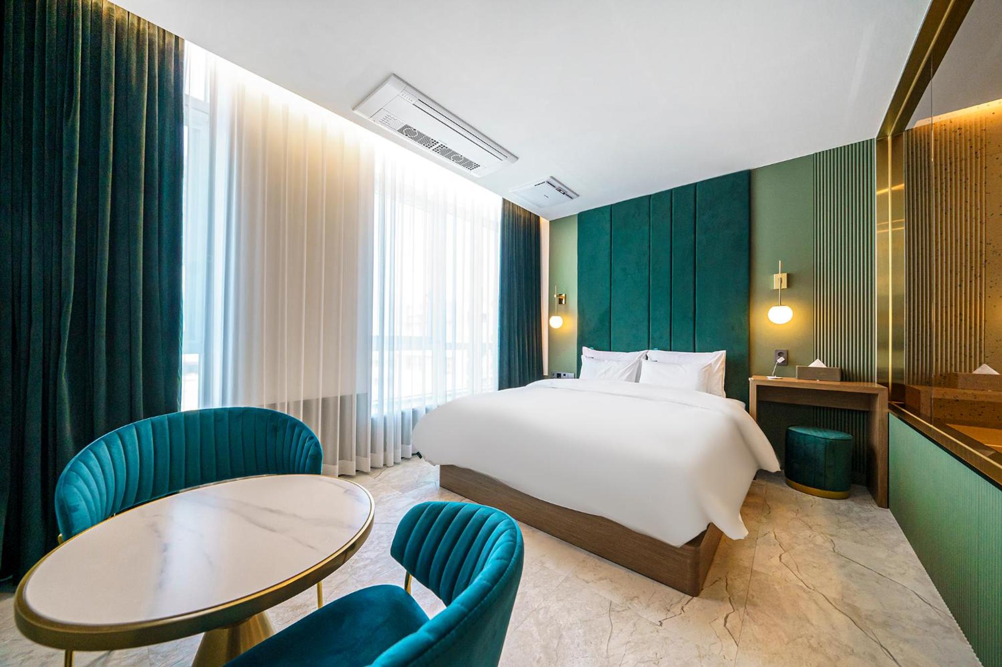 Superior King Room photo 2