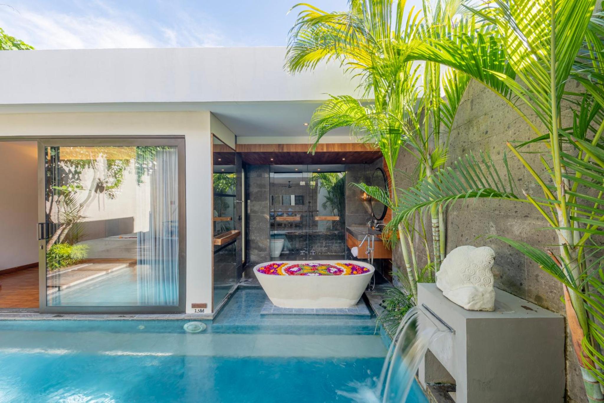 One-Bedroom Villa with Private Pool and Floating Bathtub - Photo 5