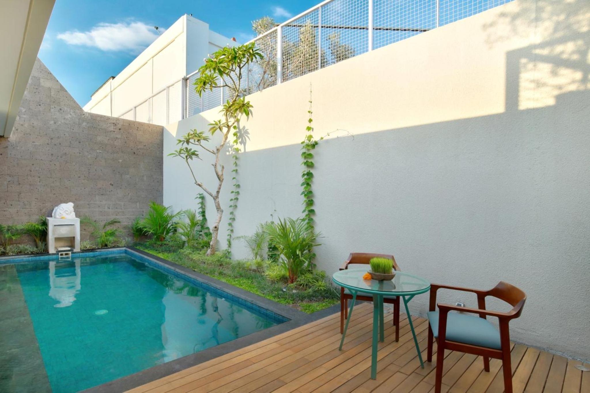 One-Bedroom Villa with Private Pool and Floating Bathtub - Photo 14