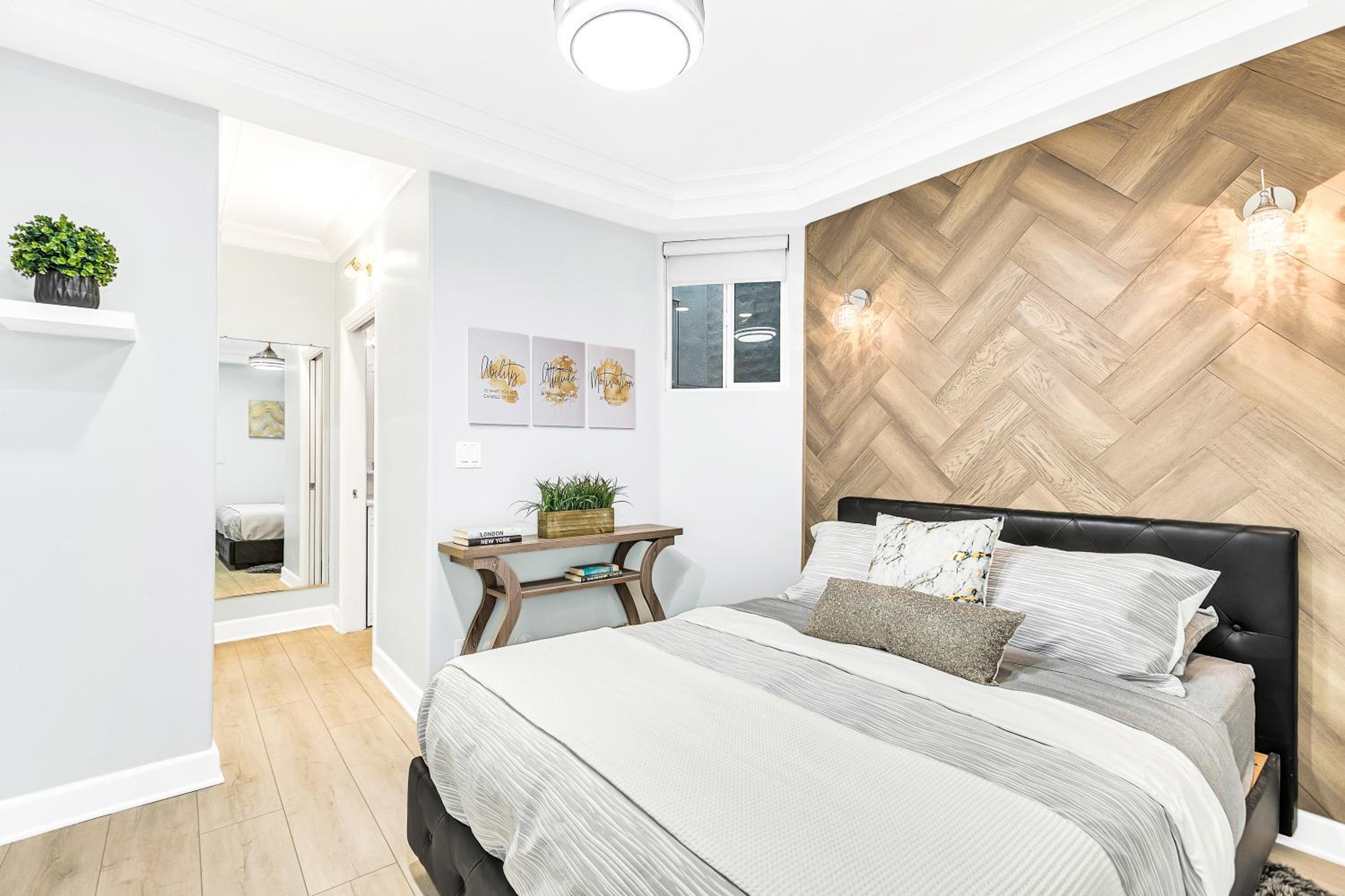 One-Bedroom Suite - Photo 1