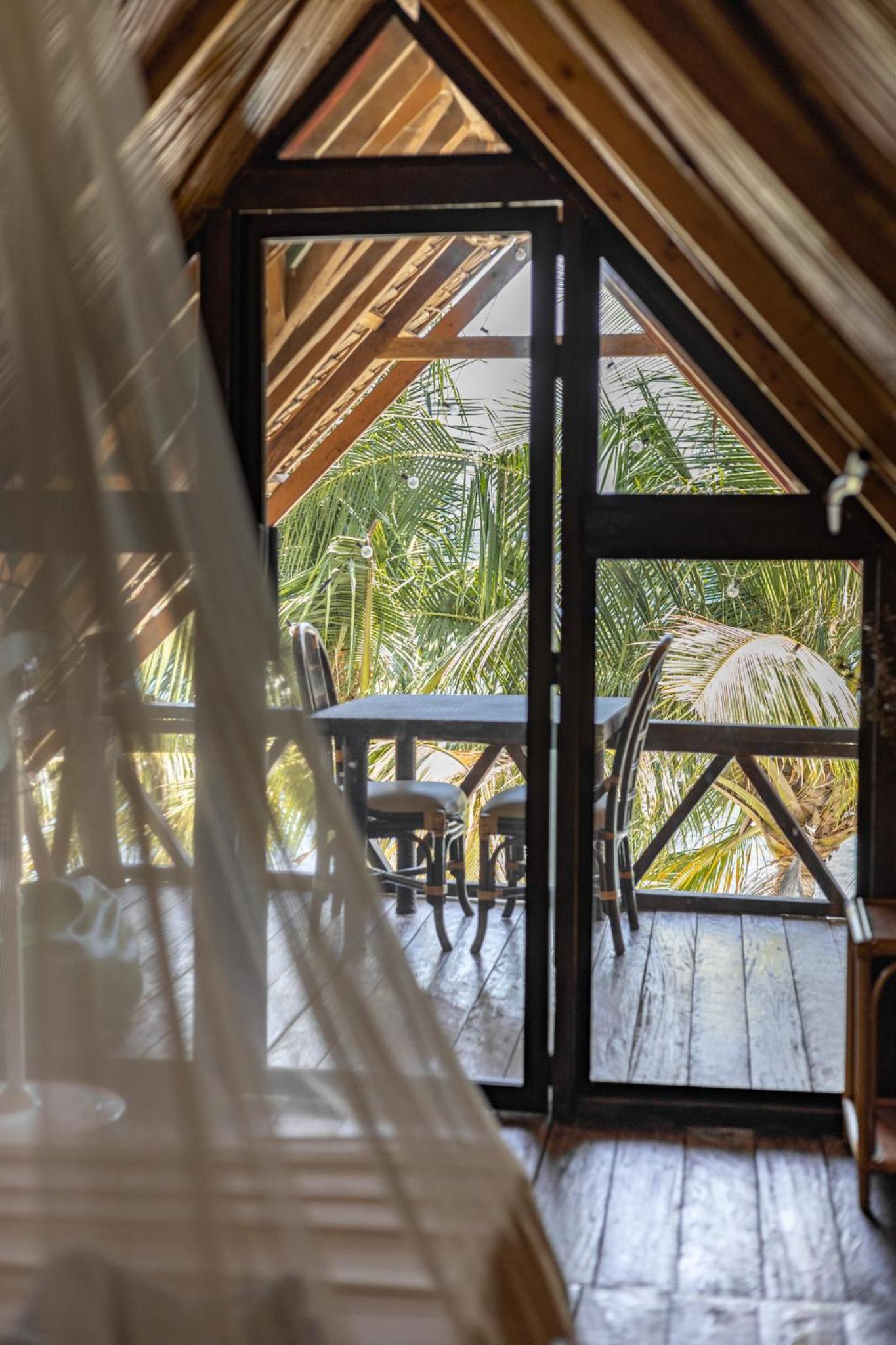 Deluxe Bungalow with Sea View photo 2