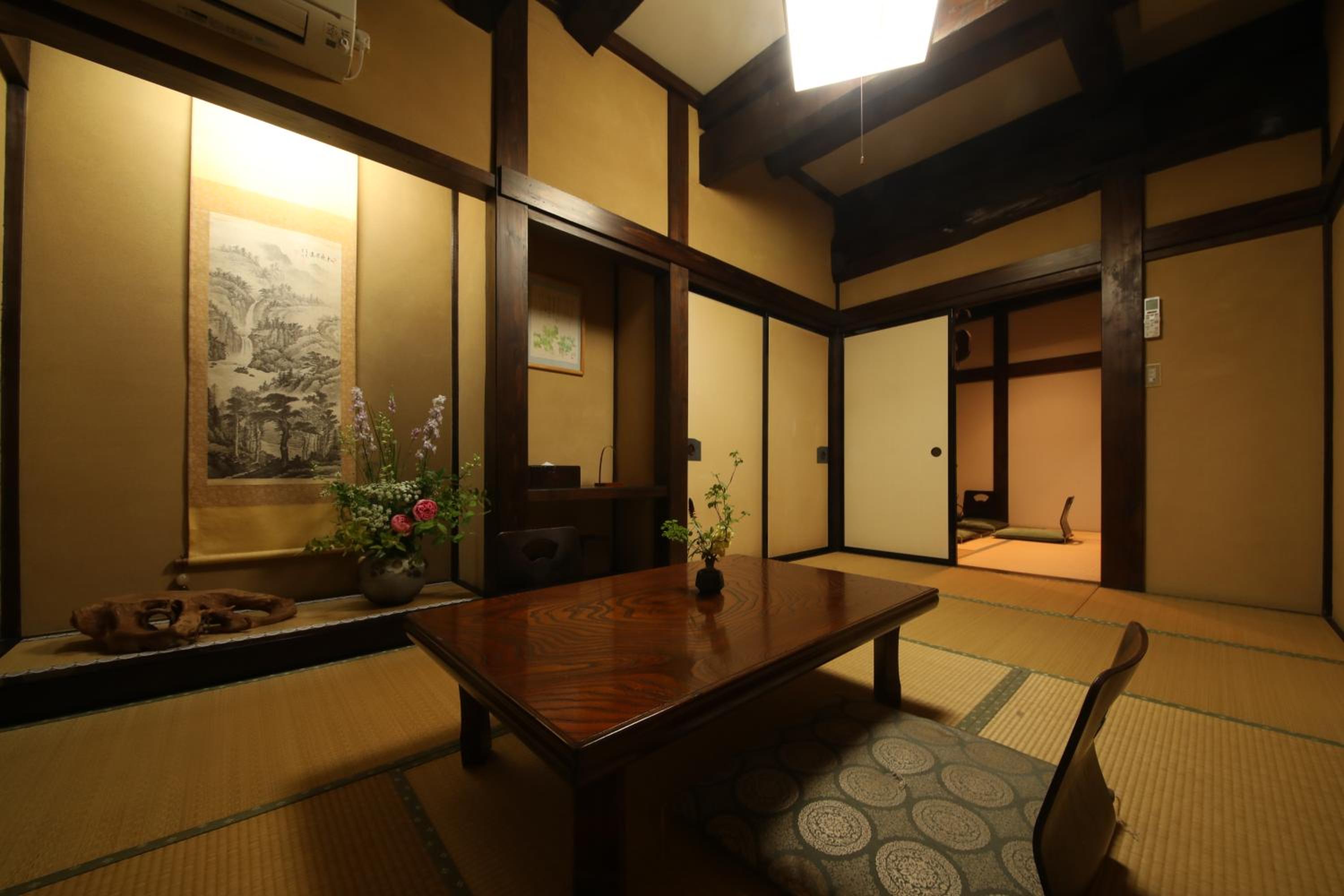 Standard Japanese Style Room thumbnail 6