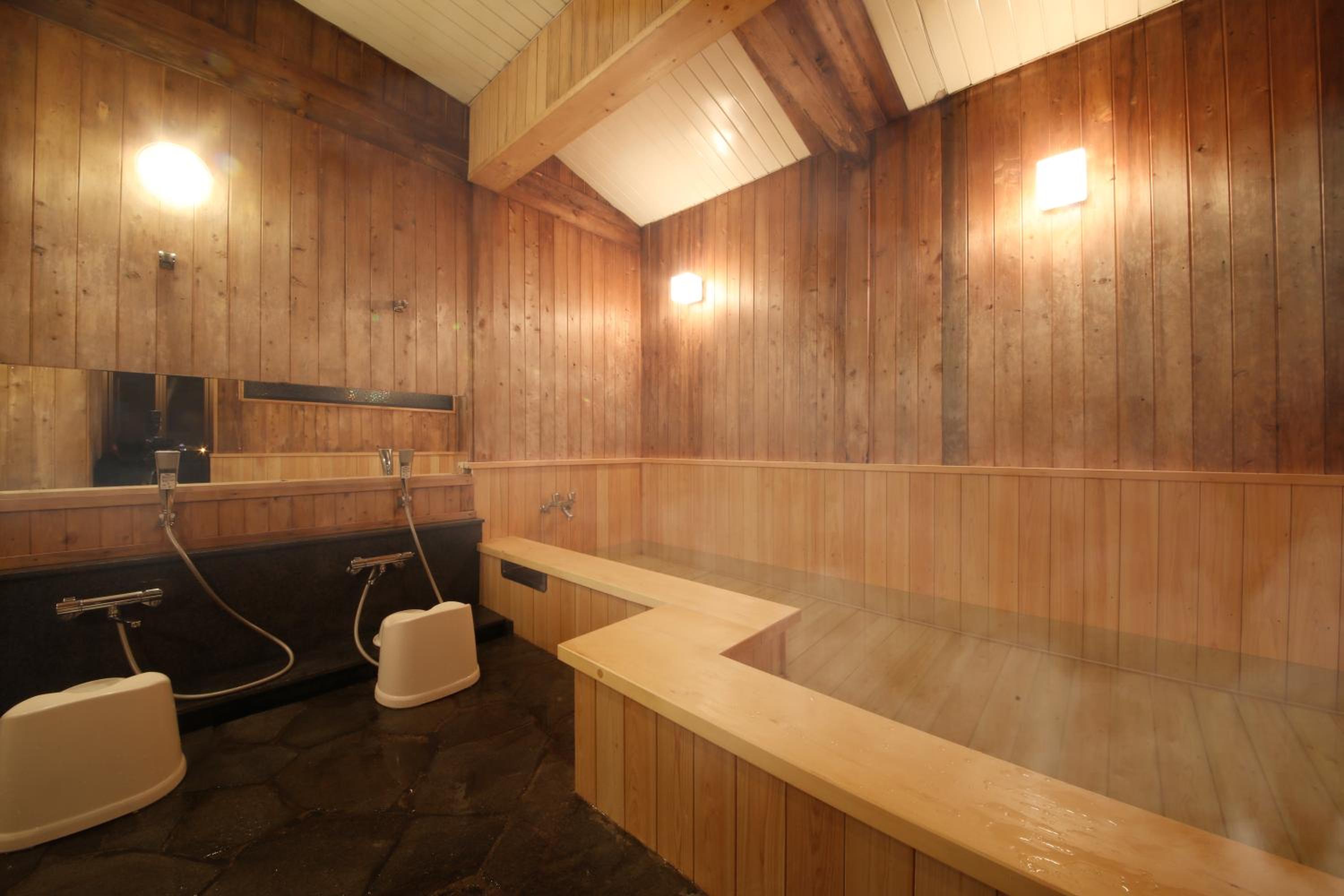 Deluxe Japanese Style Room thumbnail 6