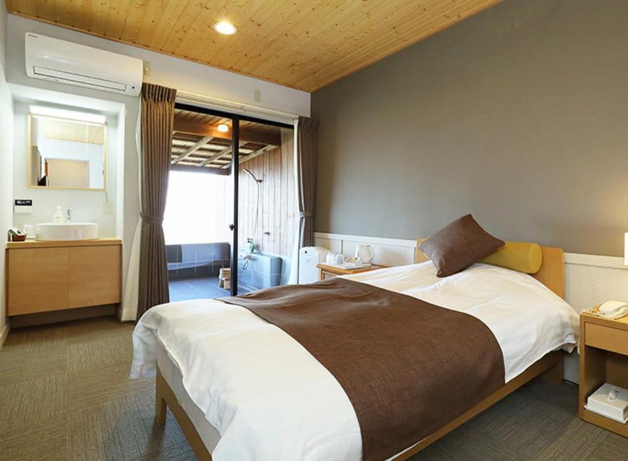 Double Room with Open Air Bath photo 3