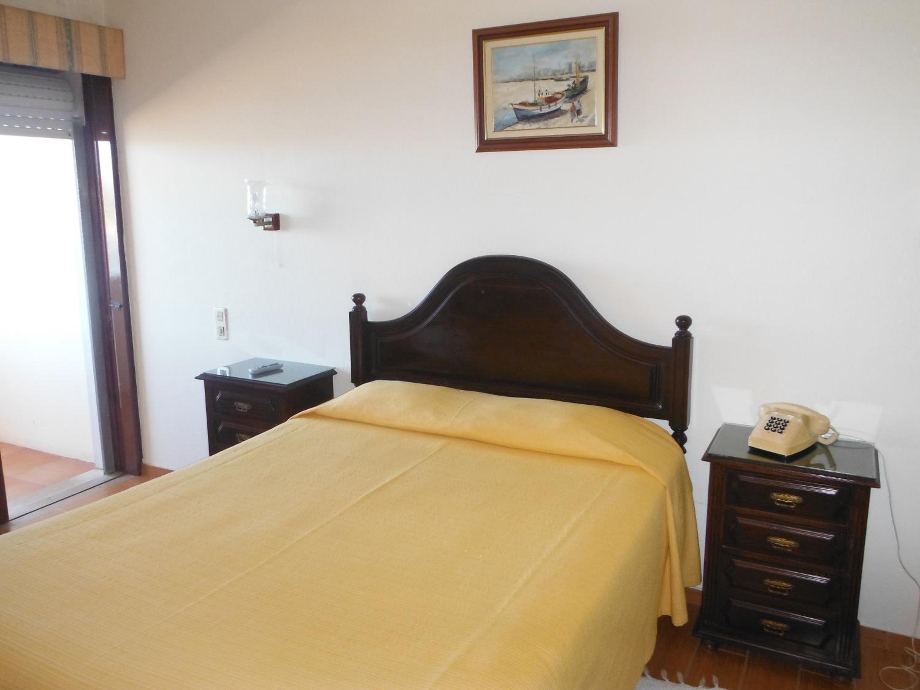 Double Room with Balcony and Side View - Photo 1