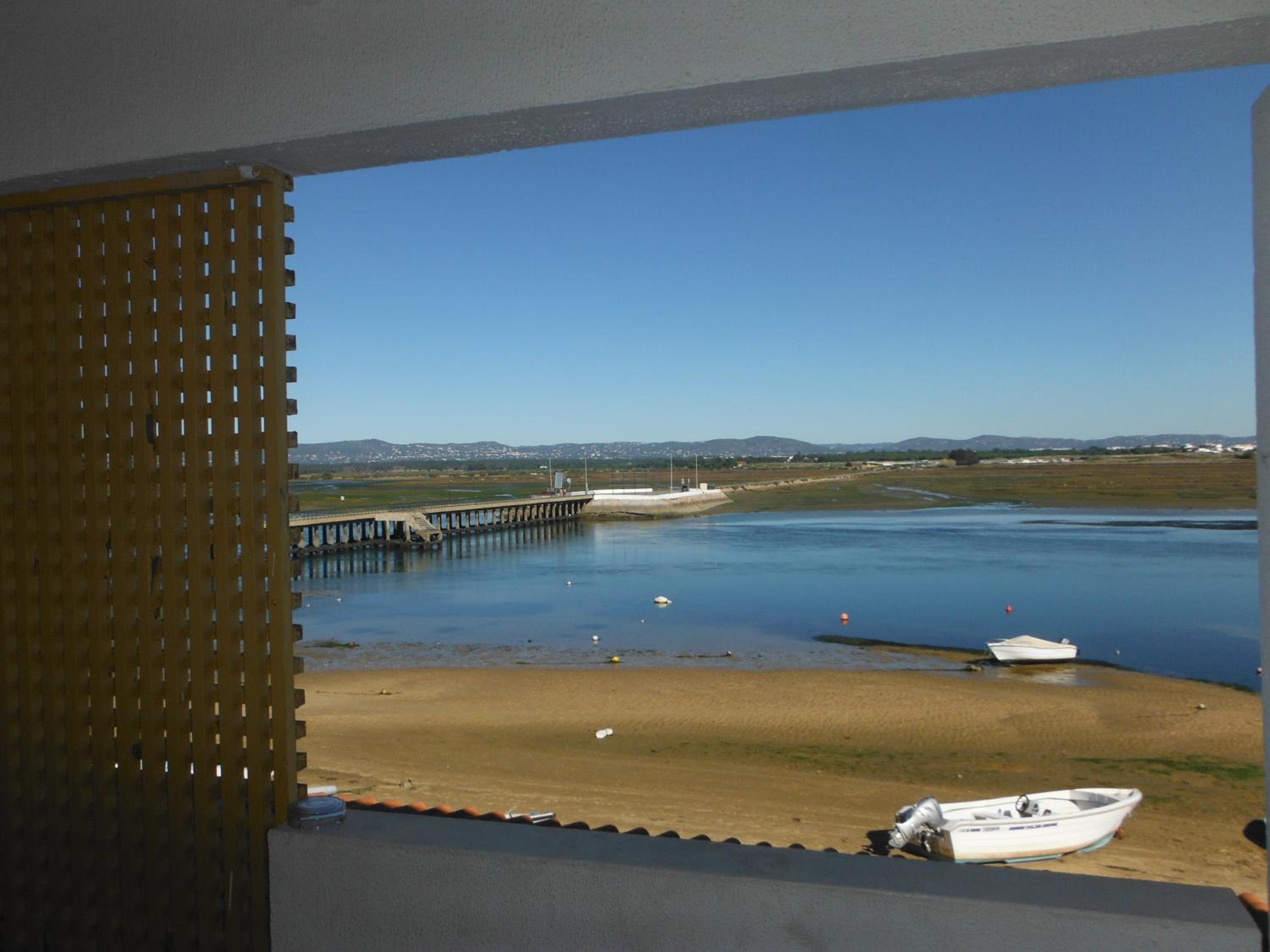 Double Room with Balcony and Side View - Photo 5