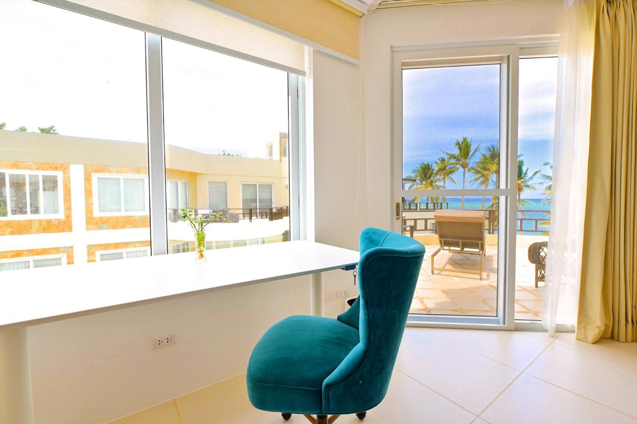 Three Bedroom Penthouse Panoramic Paradise - Photo 5