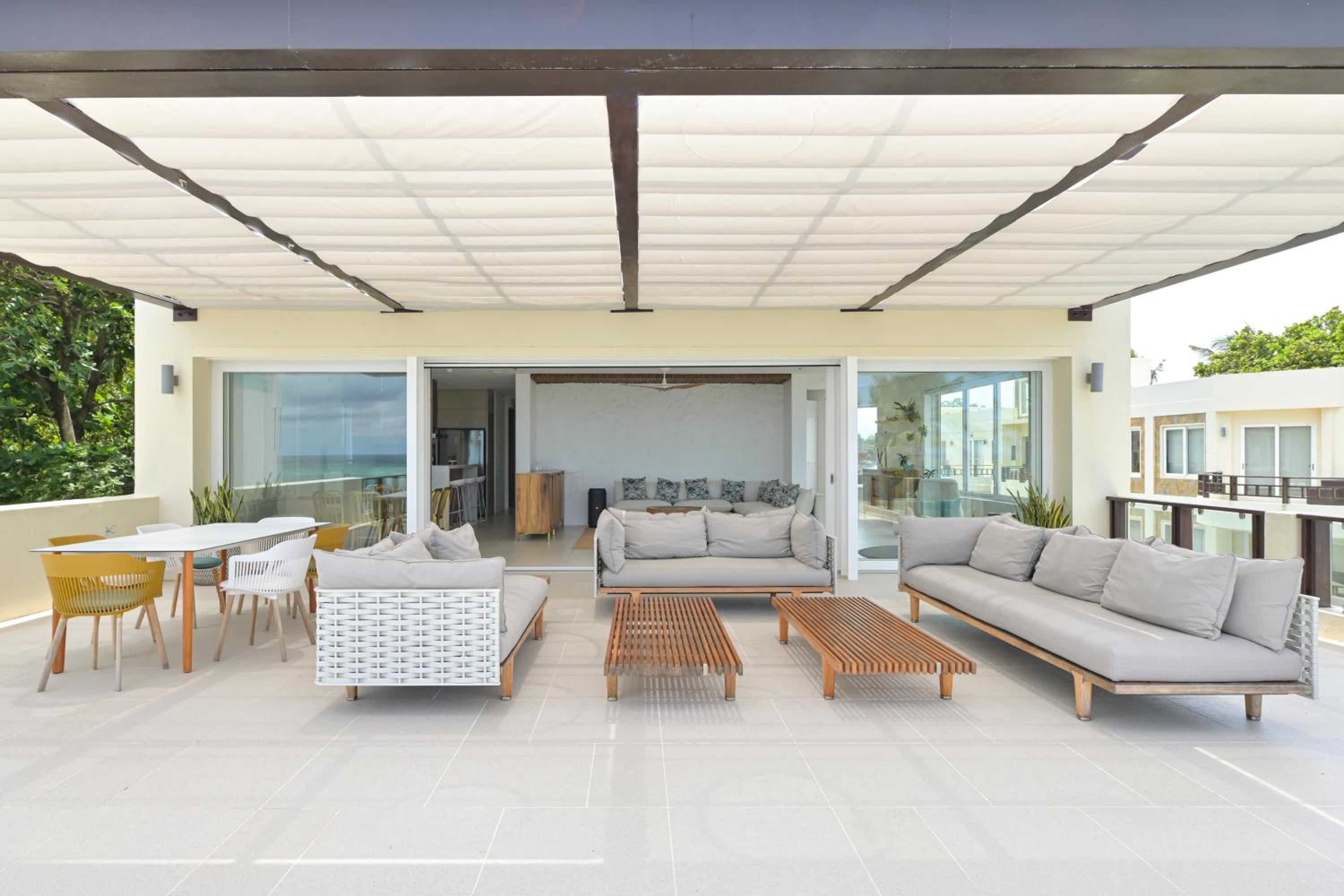 Three Bedroom Penthouse Panoramic Paradise - Photo 9
