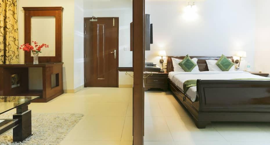Deluxe King Suite
