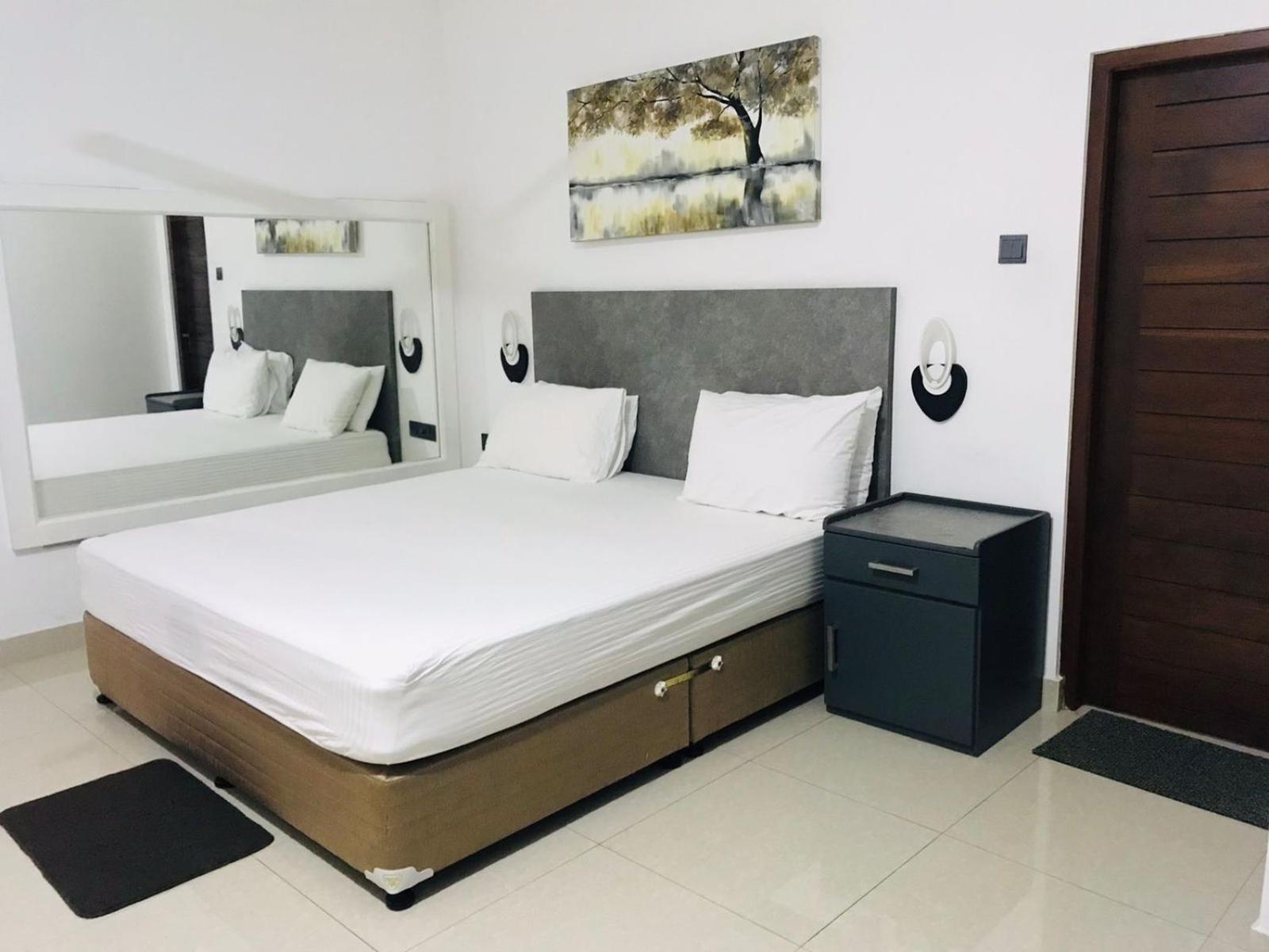 Deluxe Double Room (2 Adults + 1 Child) photo 1