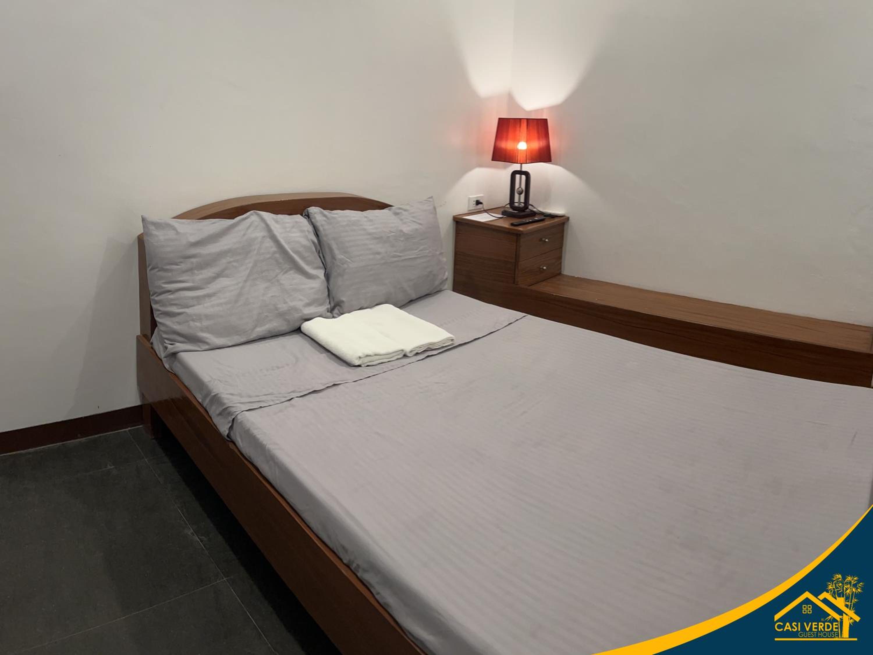 Budget Double Room - Photo 4