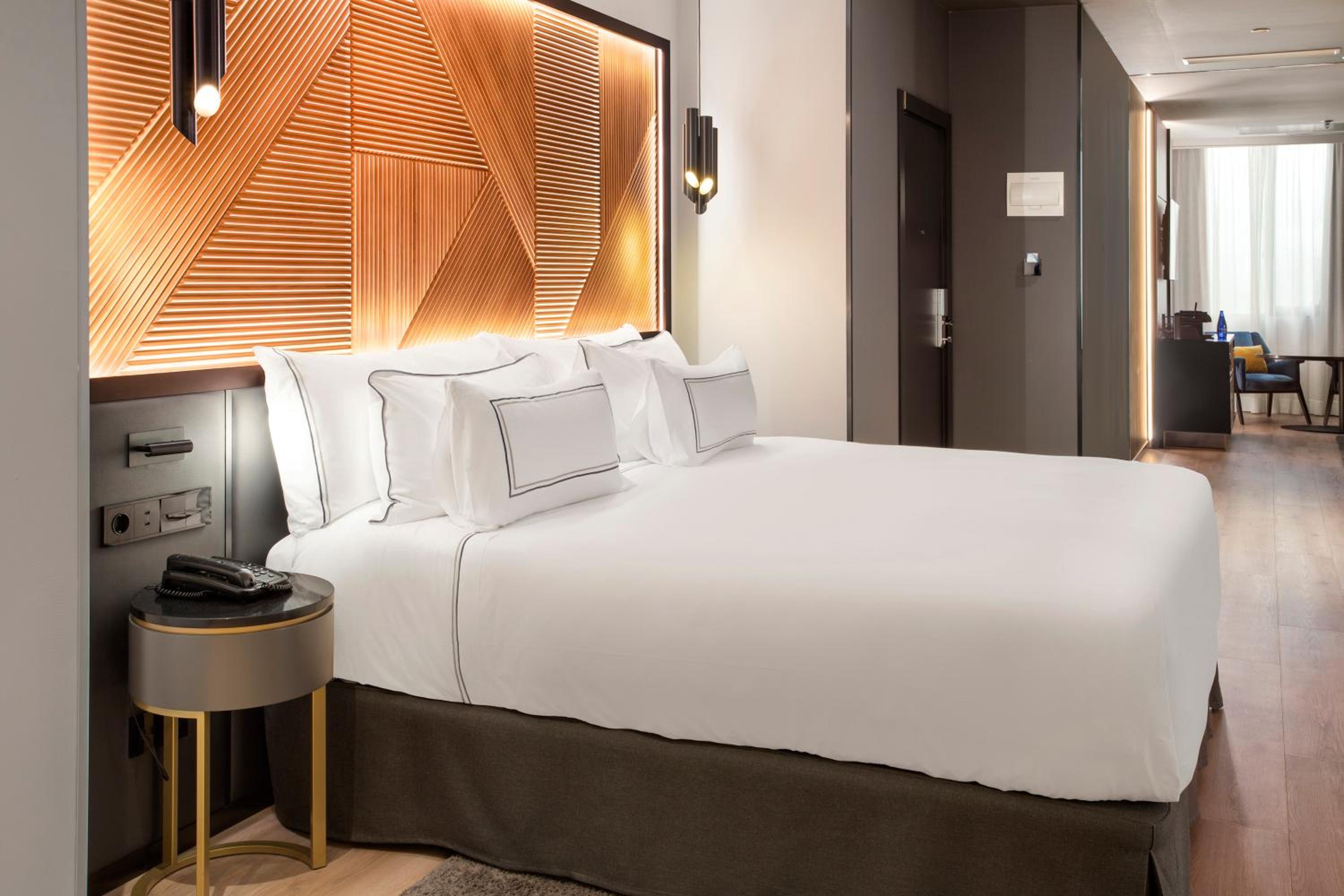 The Level Suite - Photo 10