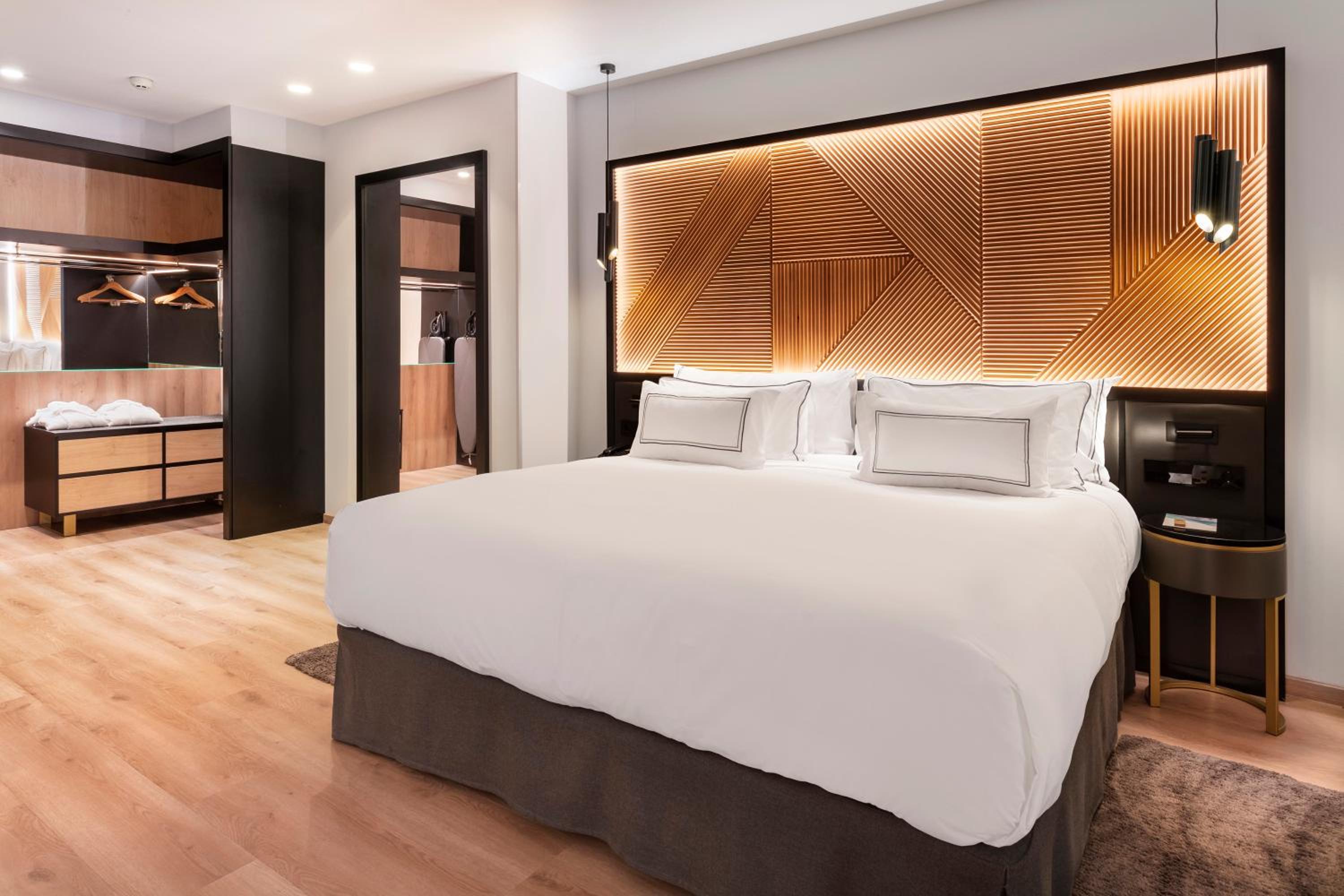 The Level Suite - Photo 11